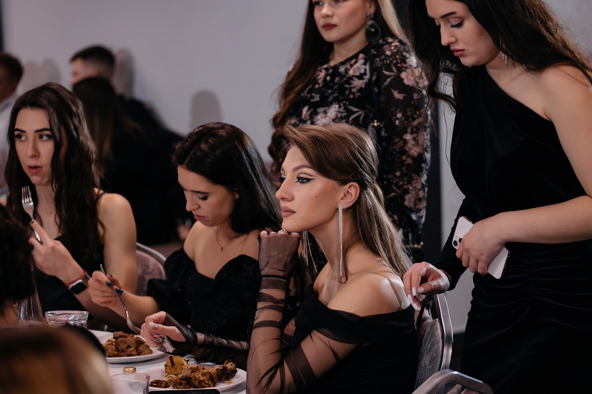 Фотограф на корпоратив. Свадебный репортажный и фуд фотограф в Барнауле Гайфулин Виталий