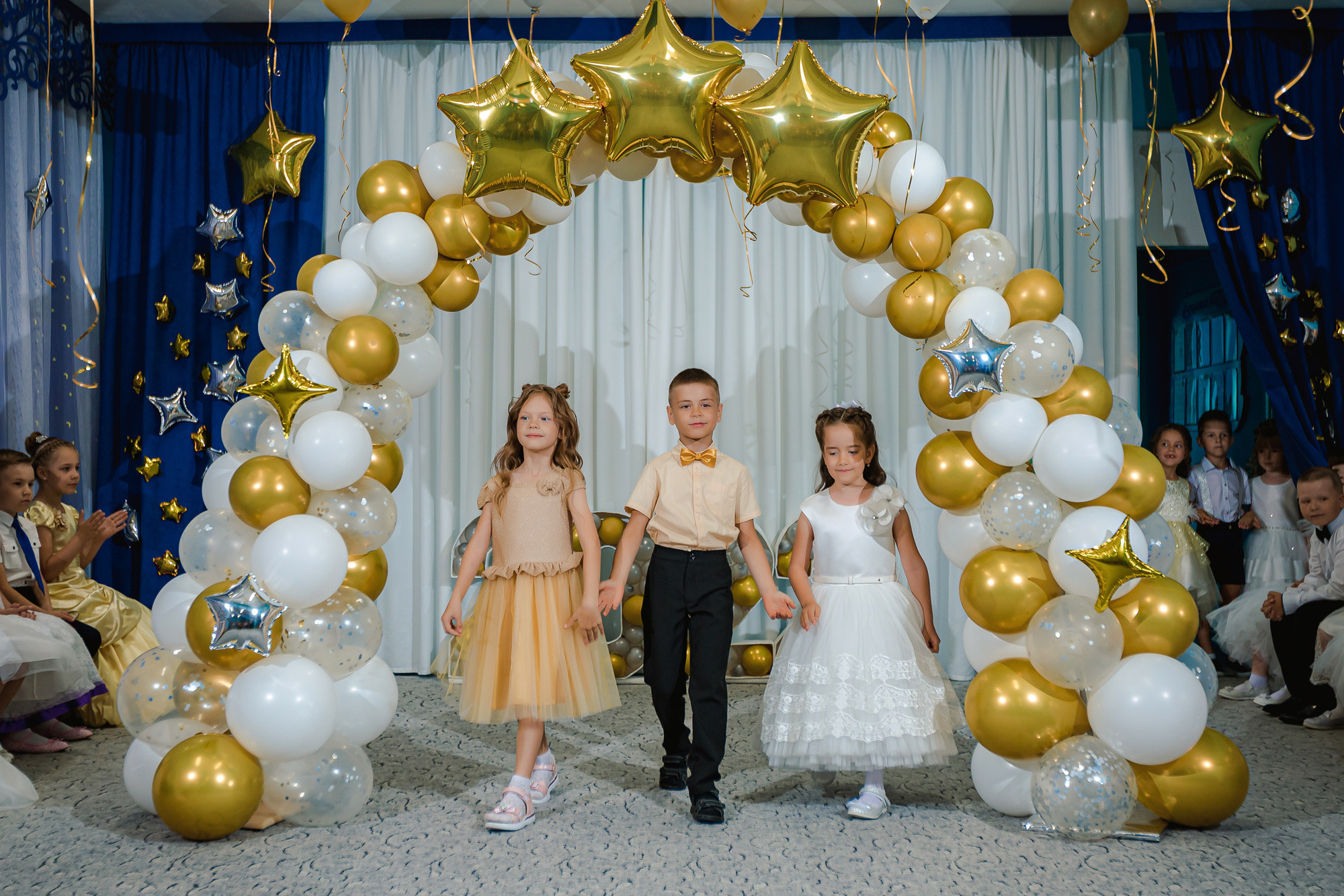 Фотограф на выпускной садик, школа, 1 сентября. Свадебный репортажный и фуд фотограф в Барнауле Гайфулин Виталий