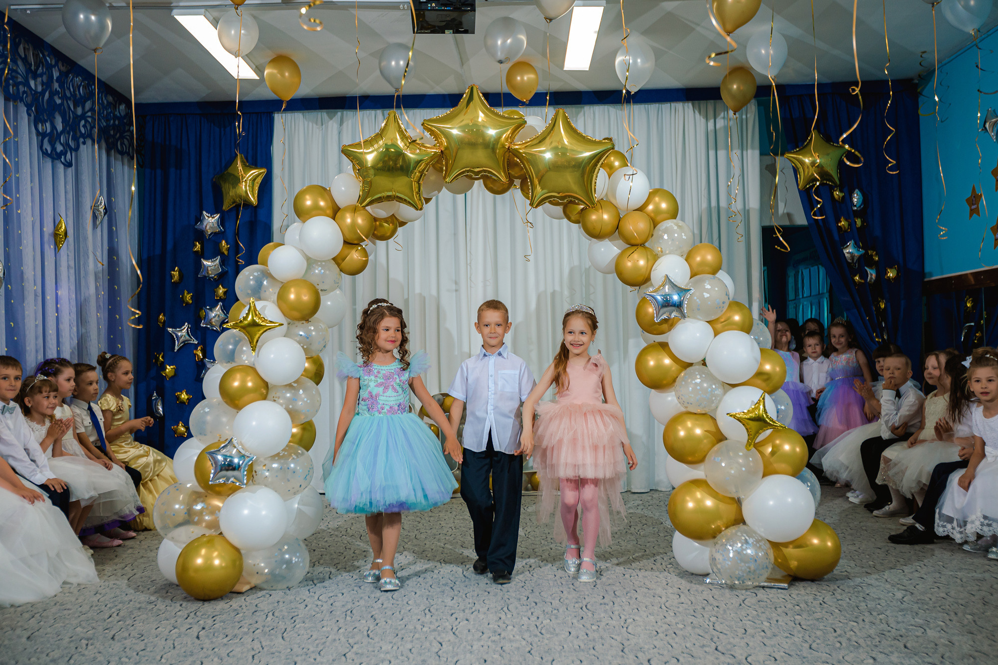 Фотограф на выпускной садик, школа, 1 сентября. Свадебный репортажный и фуд фотограф в Барнауле Гайфулин Виталий