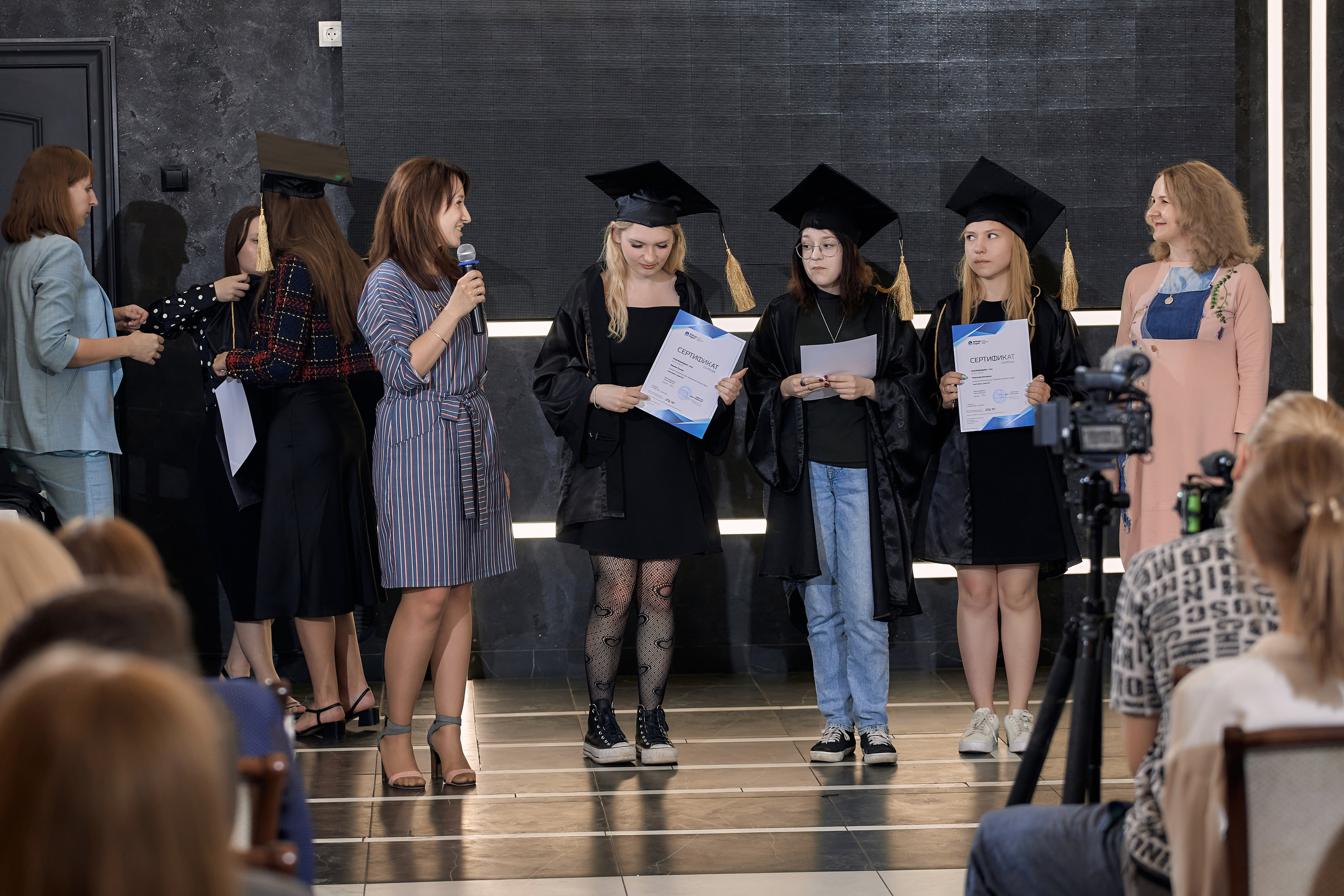 Фотограф на выпускной. Свадебный репортажный и фуд фотограф в Барнауле Гайфулин Виталий