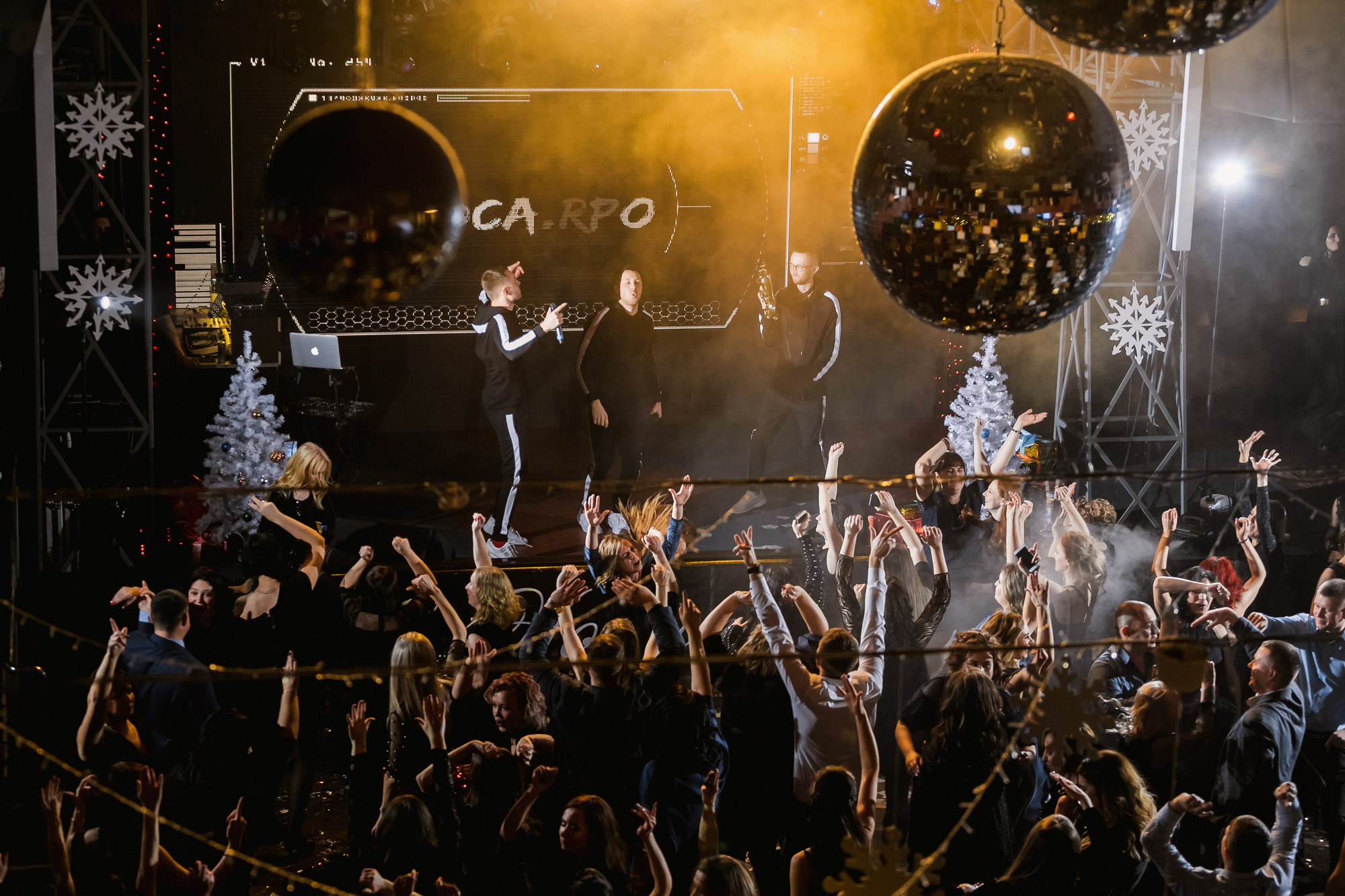 Новогодний корпоратив 300+чел СовкомБанк. Свадебный репортажный и фуд фотограф в Барнауле Гайфулин Виталий