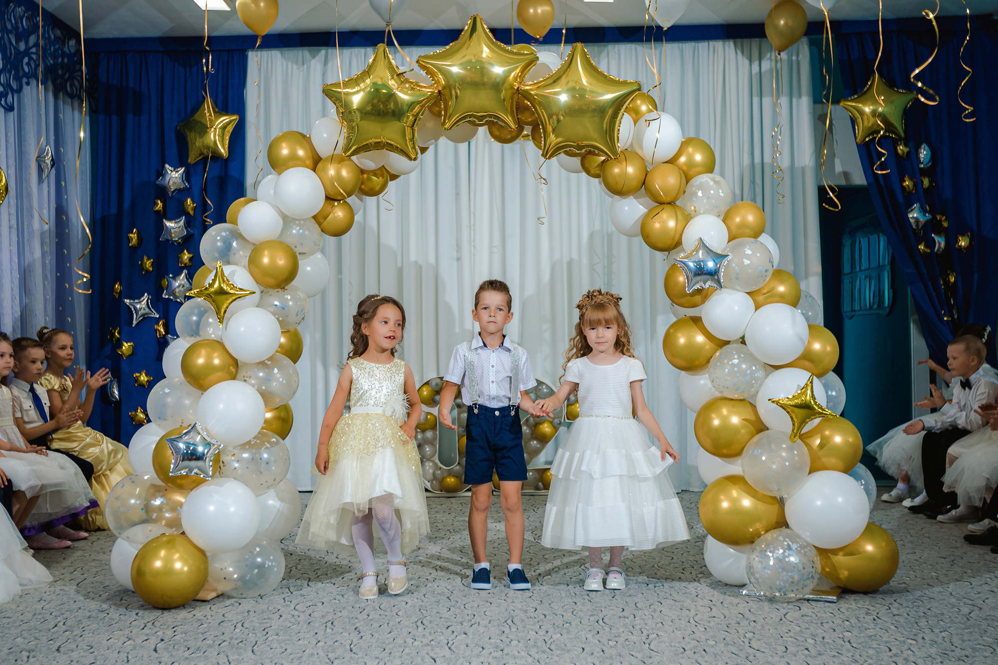 Фотограф на выпускной садик, школа, 1 сентября. Свадебный репортажный и фуд фотограф в Барнауле Гайфулин Виталий