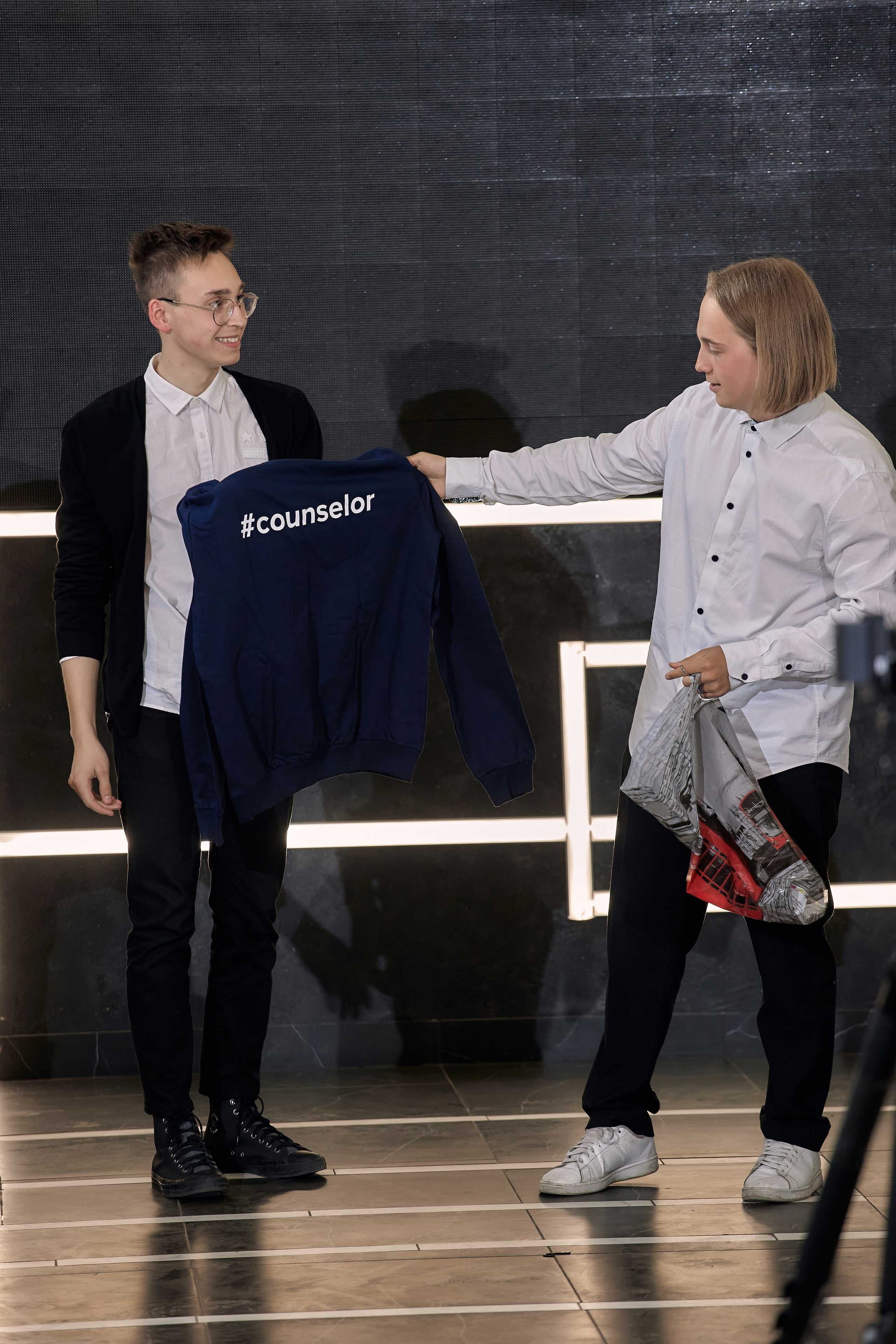 Фотограф на выпускной. Свадебный репортажный и фуд фотограф в Барнауле Гайфулин Виталий