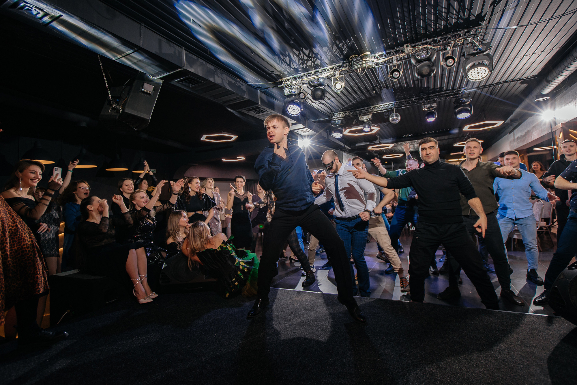 Фотограф на корпоратив. Свадебный репортажный и фуд фотограф в Барнауле Гайфулин Виталий