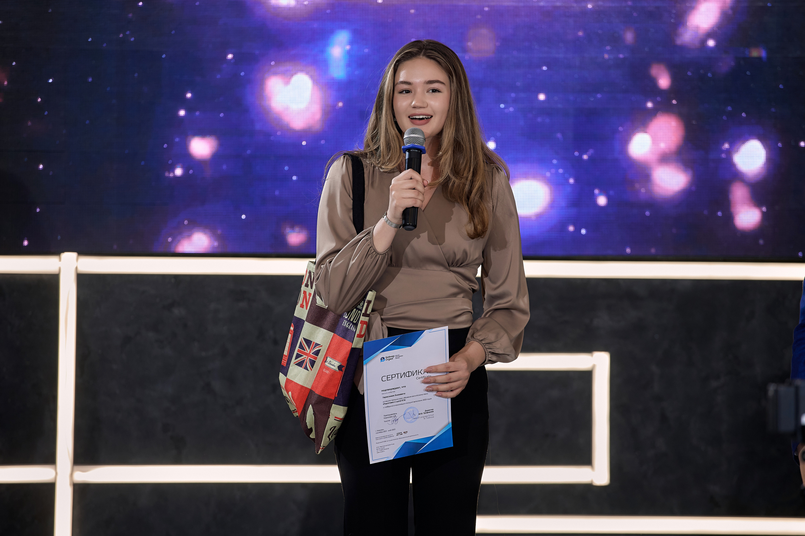 Фотограф на выпускной. Свадебный репортажный и фуд фотограф в Барнауле Гайфулин Виталий