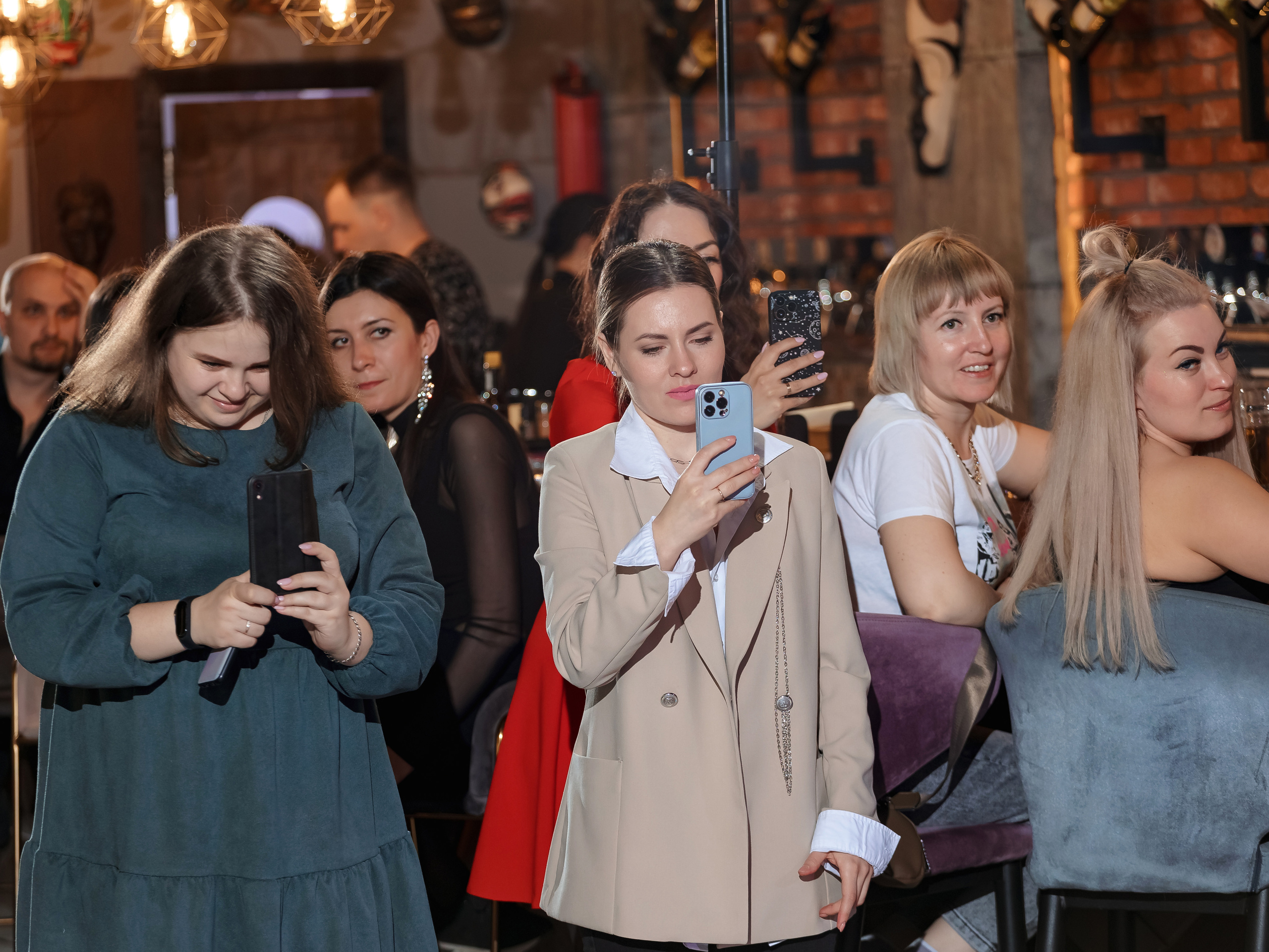 Фотограф на мероприятие. Свадебный репортажный и фуд фотограф в Барнауле Гайфулин Виталий