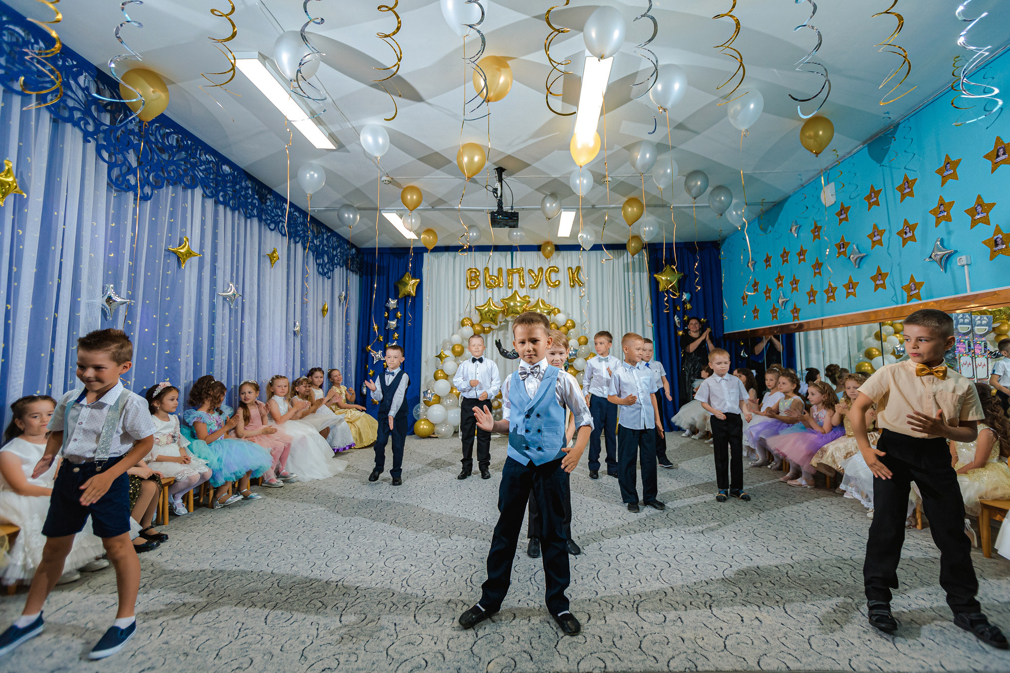 Фотограф на выпускной садик, школа, 1 сентября. Свадебный репортажный и фуд фотограф в Барнауле Гайфулин Виталий