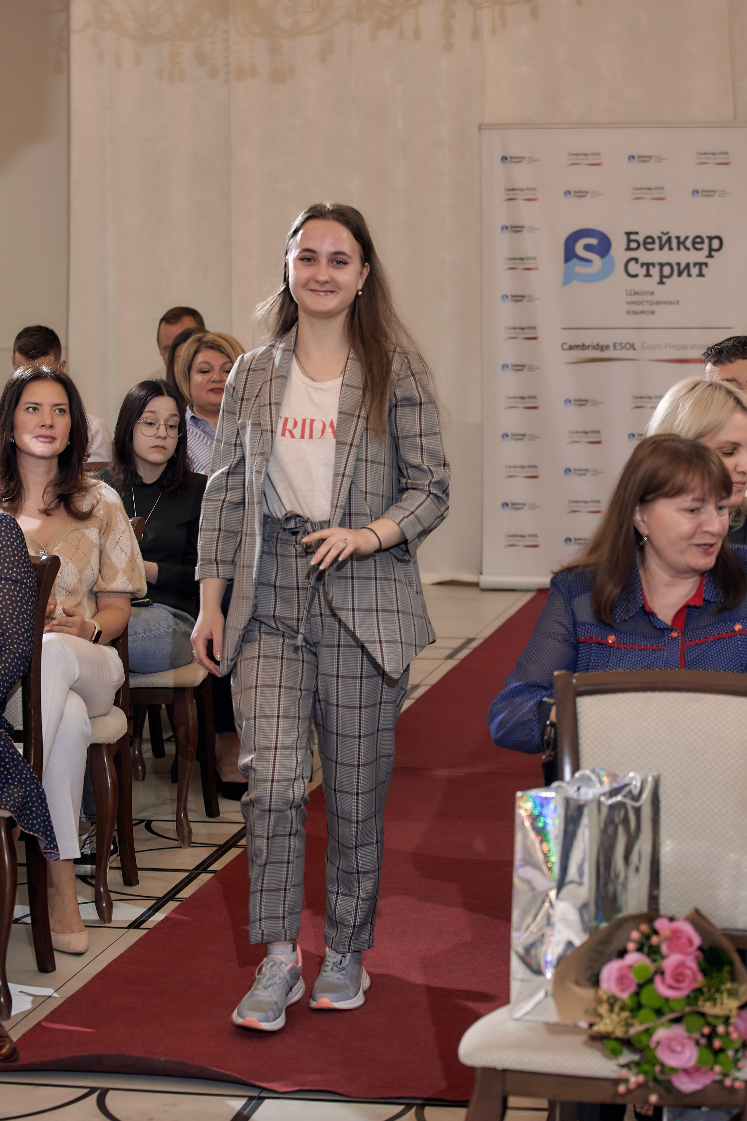 Фотограф на выпускной. Свадебный репортажный и фуд фотограф в Барнауле Гайфулин Виталий