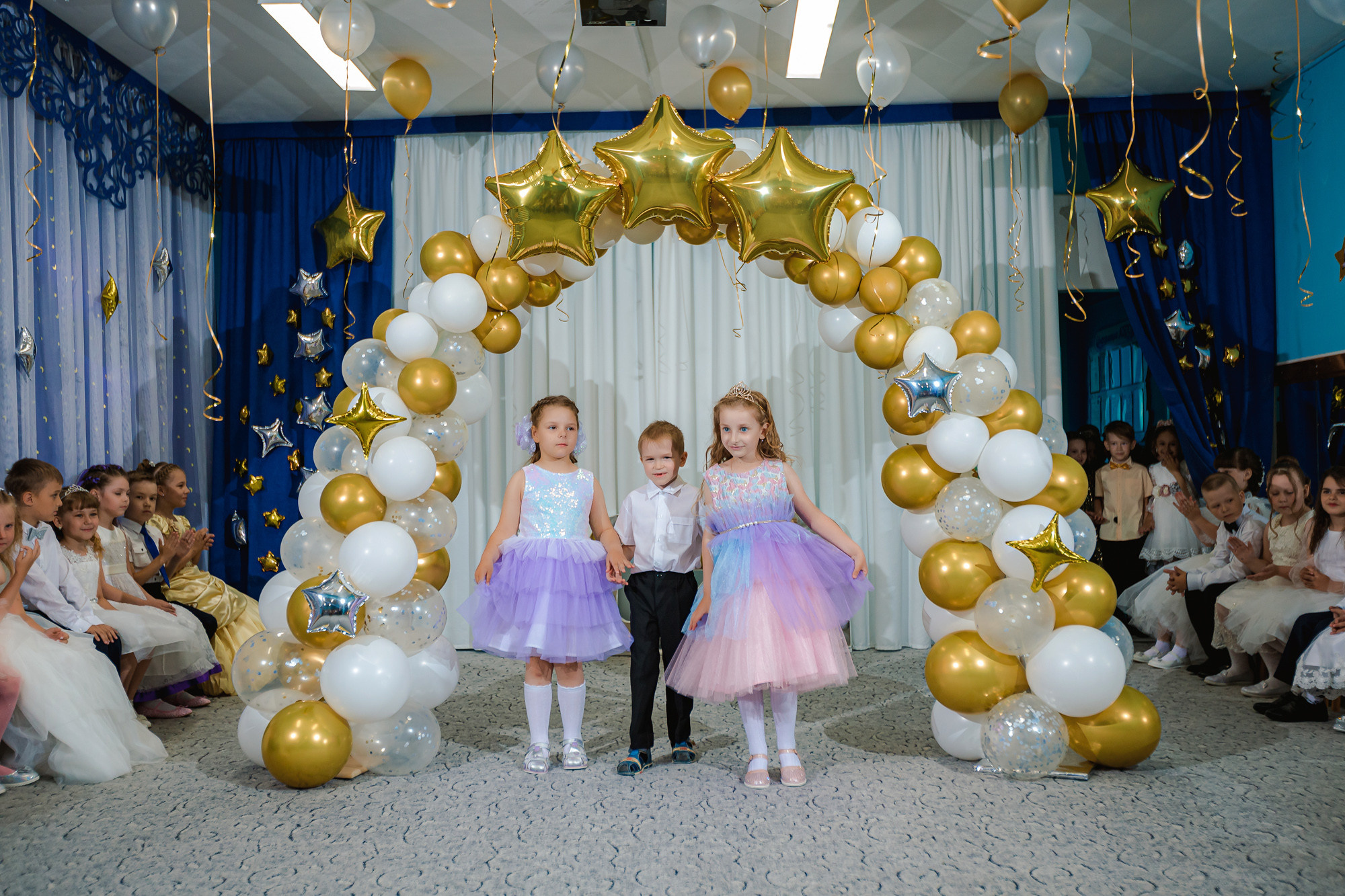 Фотограф на выпускной садик, школа, 1 сентября. Свадебный репортажный и фуд фотограф в Барнауле Гайфулин Виталий