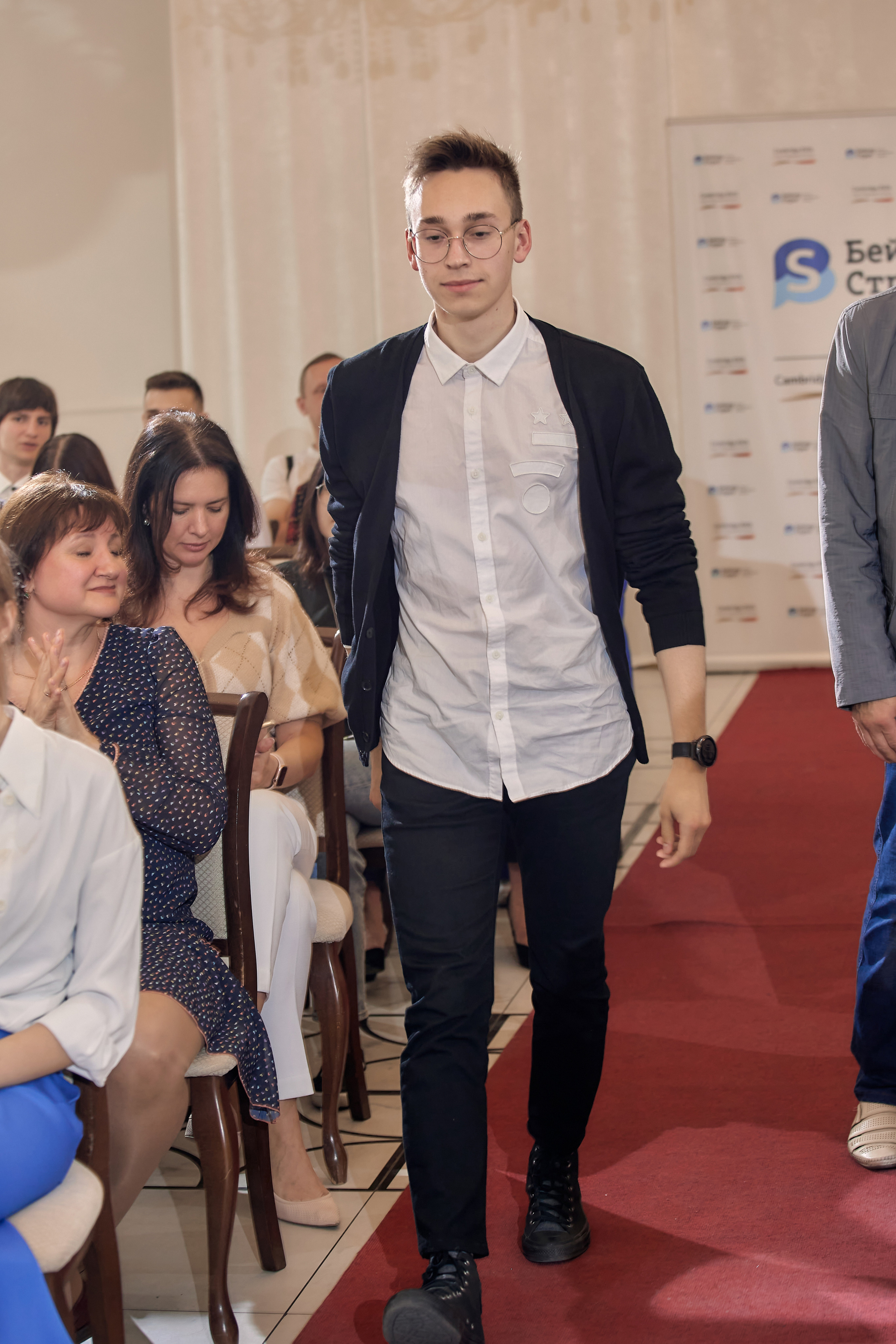 Фотограф на выпускной. Свадебный репортажный и фуд фотограф в Барнауле Гайфулин Виталий