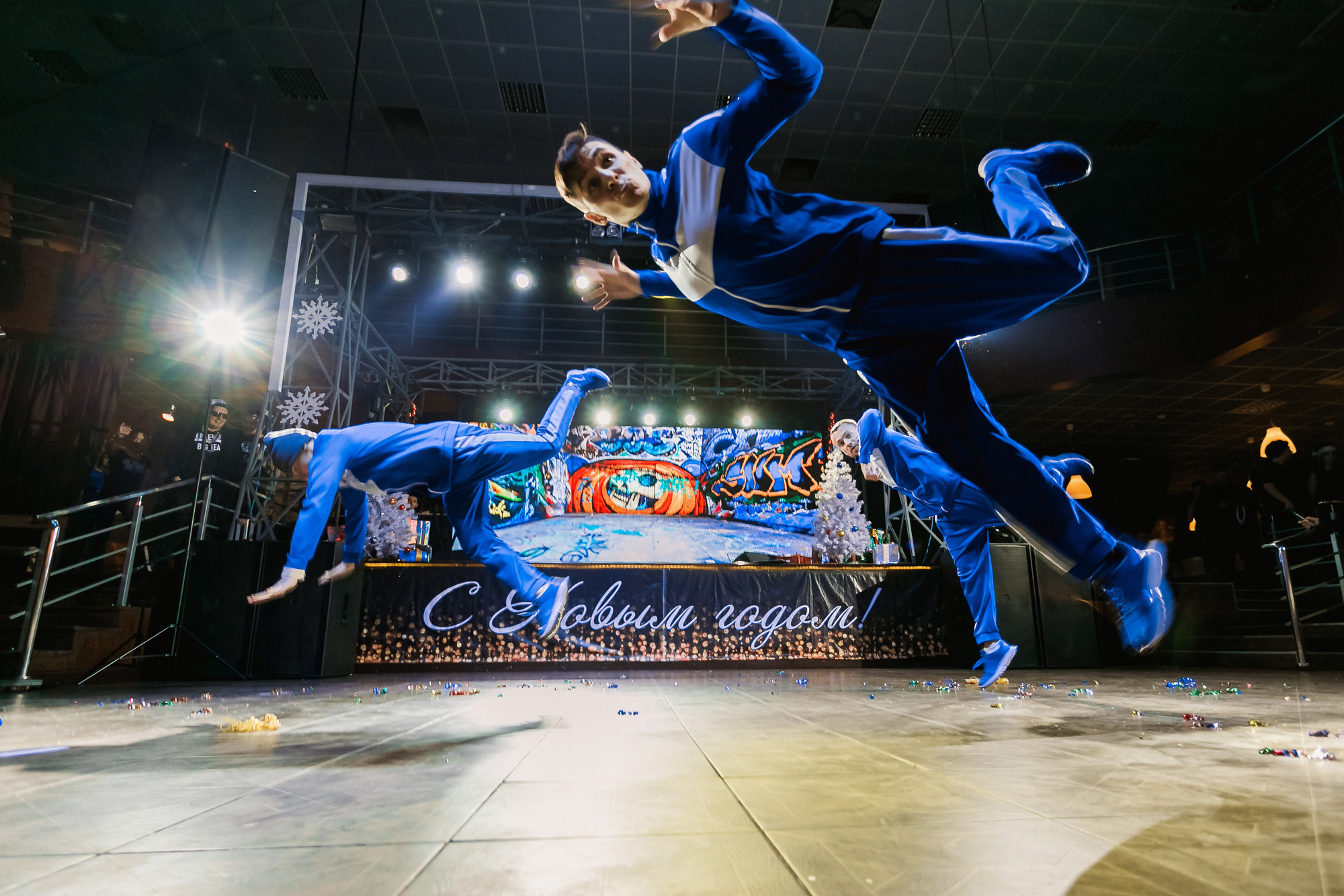 Новогодний корпоратив 300+чел СовкомБанк. Свадебный репортажный и фуд фотограф в Барнауле Гайфулин Виталий