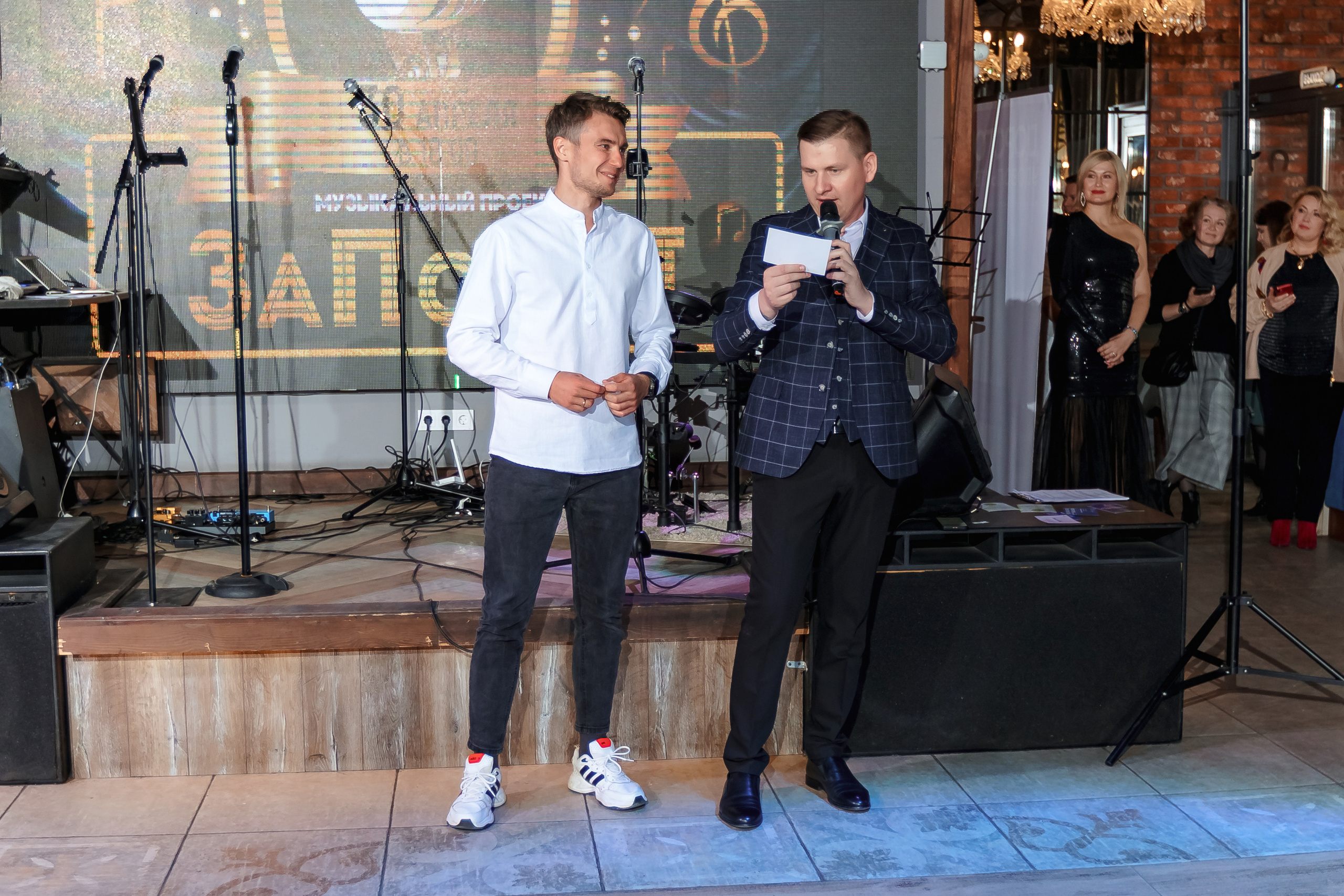 Фотограф на мероприятие. Свадебный репортажный и фуд фотограф в Барнауле Гайфулин Виталий