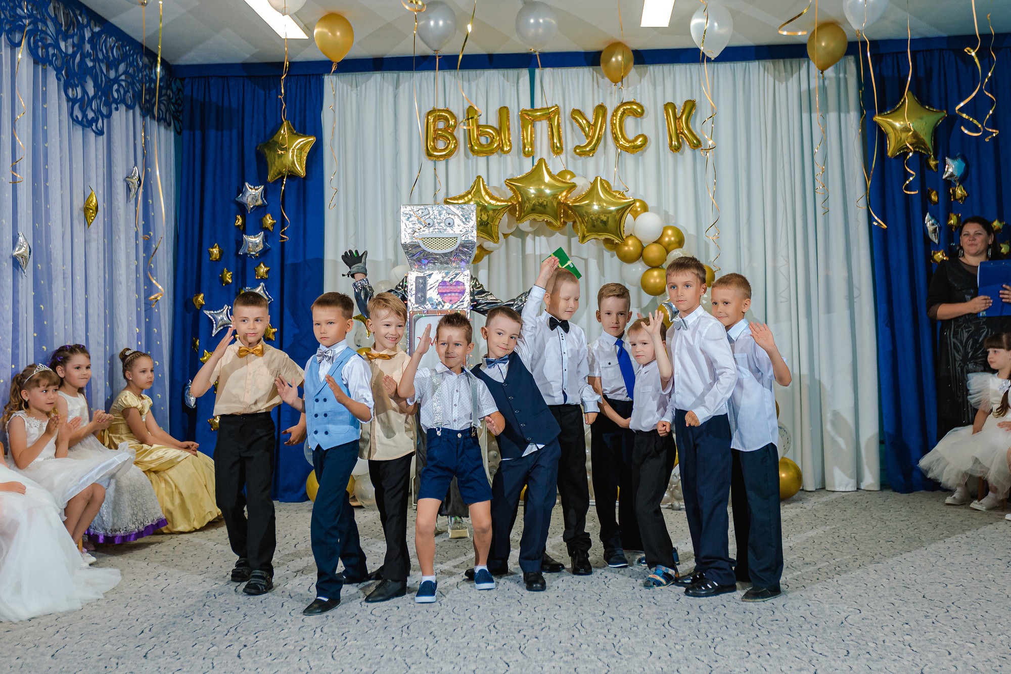 Фотограф на выпускной садик, школа, 1 сентября. Свадебный репортажный и фуд фотограф в Барнауле Гайфулин Виталий