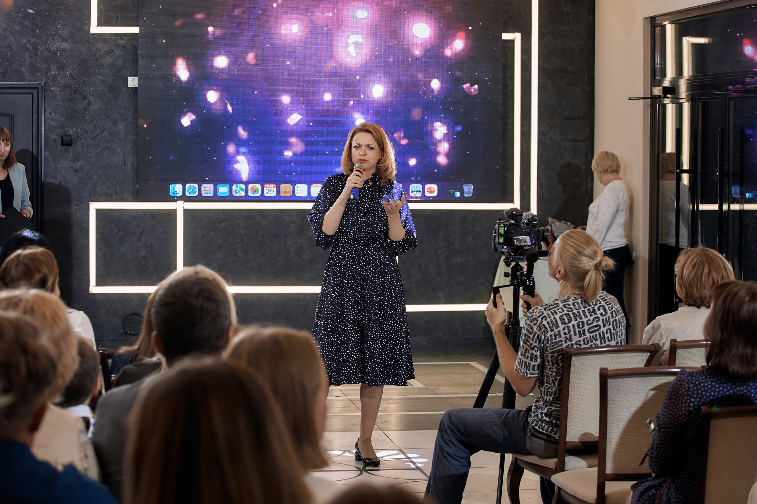 Фотограф на выпускной. Свадебный репортажный и фуд фотограф в Барнауле Гайфулин Виталий