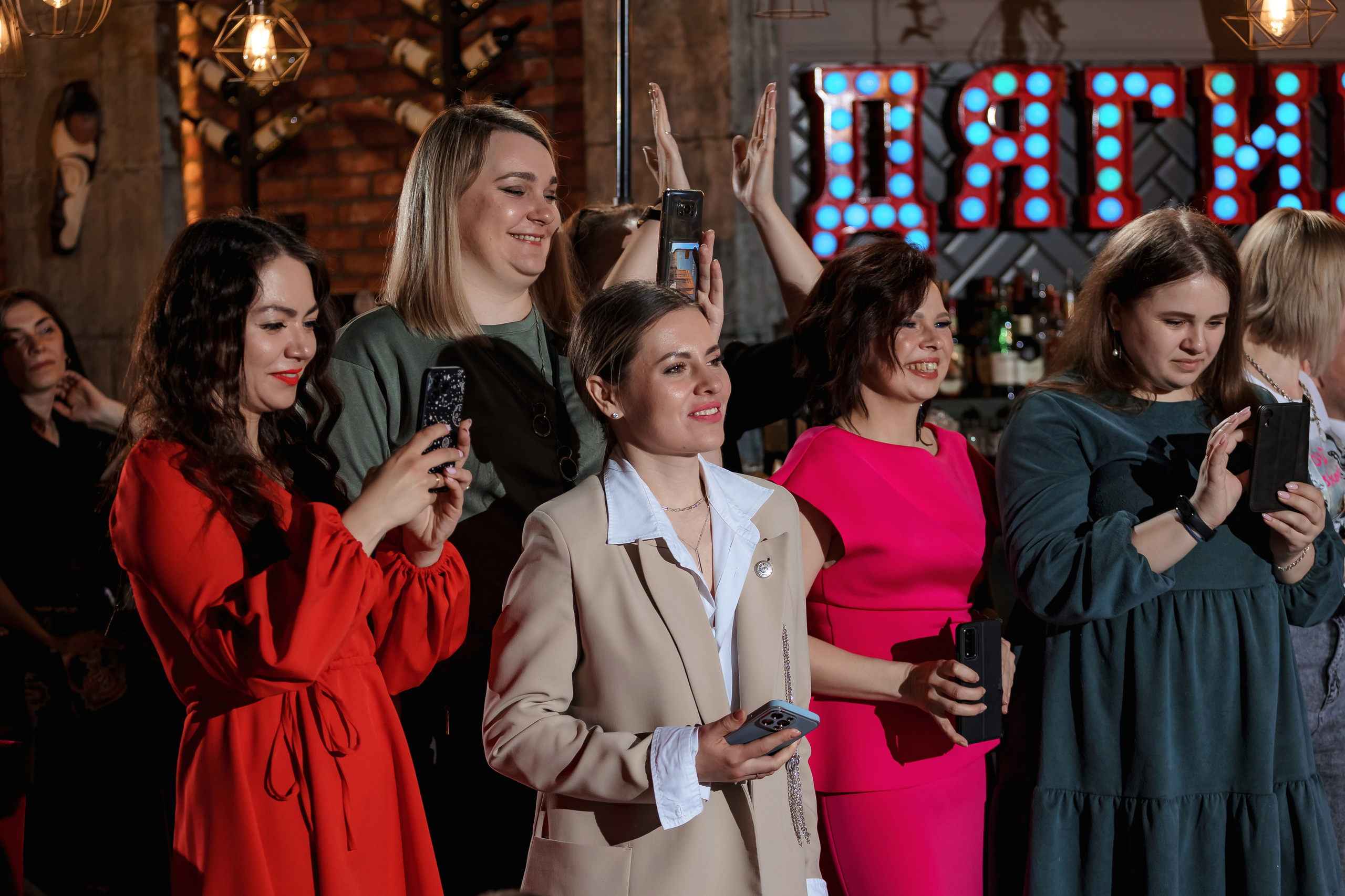 Фотограф на мероприятие. Свадебный репортажный и фуд фотограф в Барнауле Гайфулин Виталий