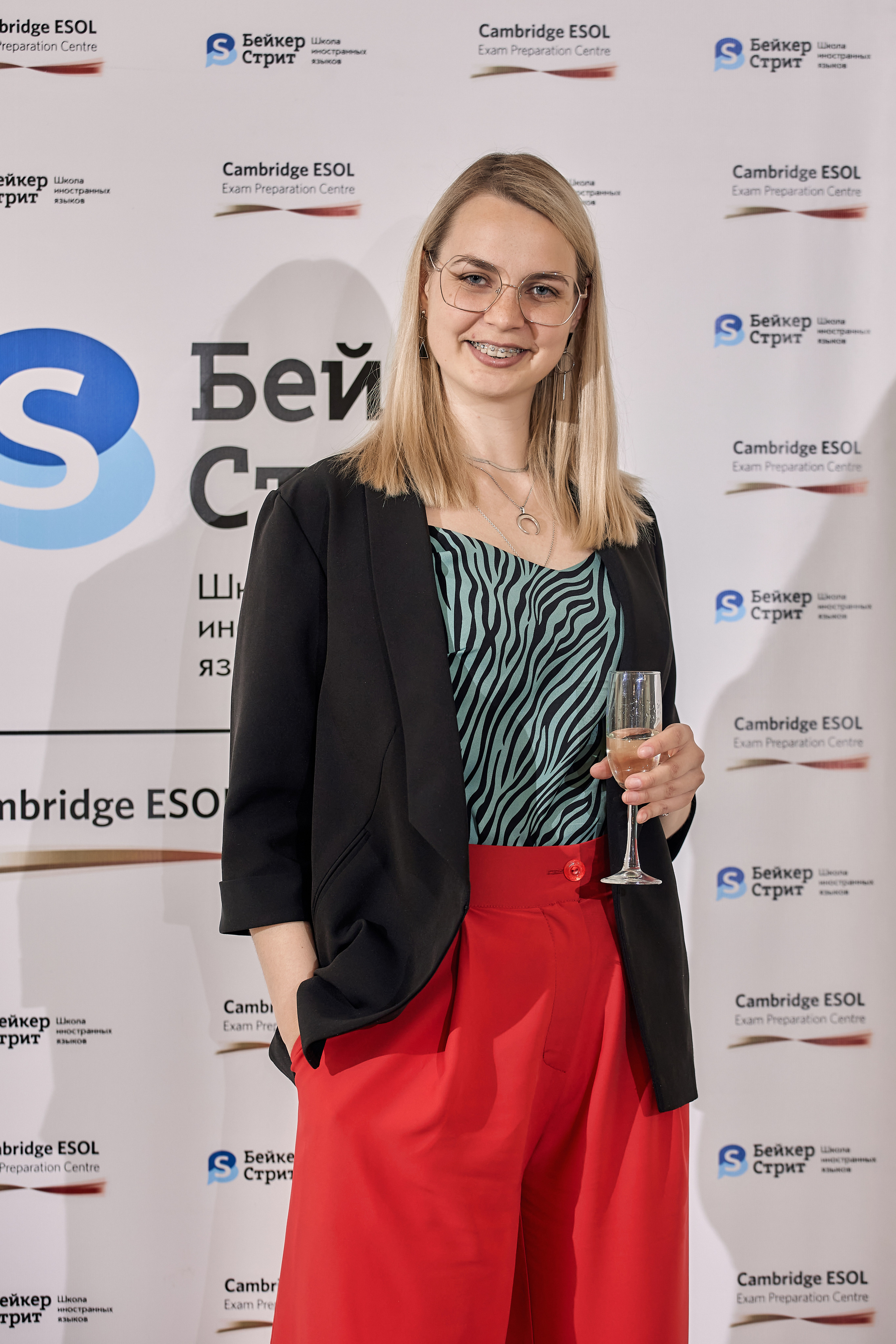 Фотограф на выпускной. Свадебный репортажный и фуд фотограф в Барнауле Гайфулин Виталий