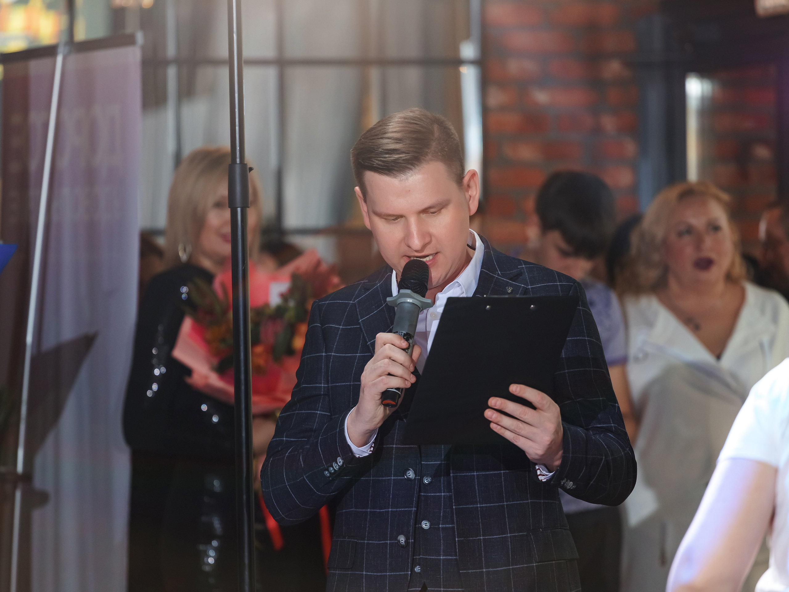 Фотограф на мероприятие. Свадебный репортажный и фуд фотограф в Барнауле Гайфулин Виталий