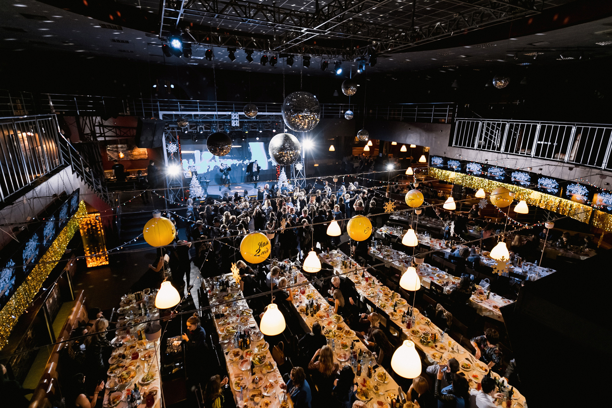 Новогодний корпоратив 300+чел СовкомБанк. Свадебный репортажный и фуд фотограф в Барнауле Гайфулин Виталий