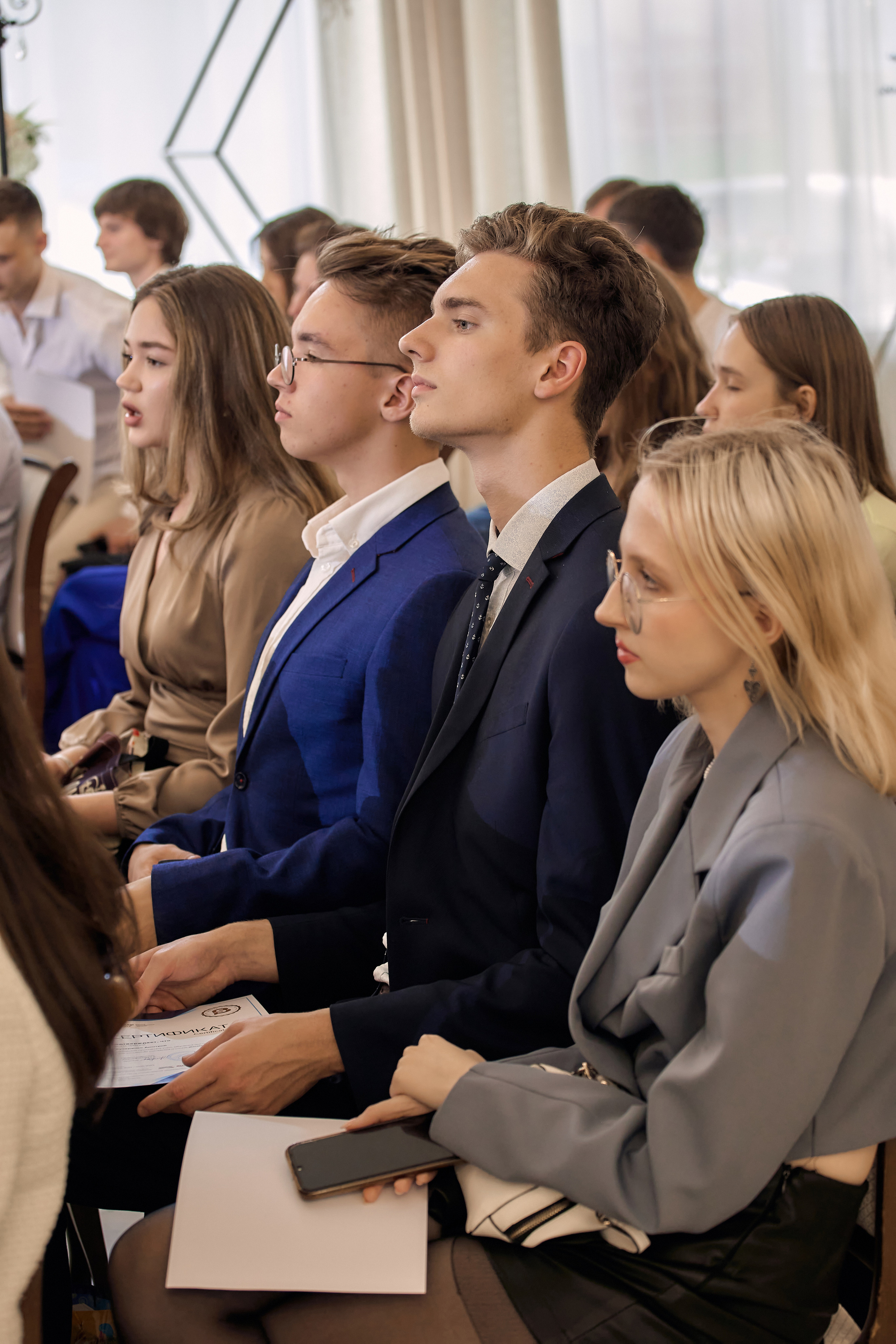 Фотограф на выпускной. Свадебный репортажный и фуд фотограф в Барнауле Гайфулин Виталий