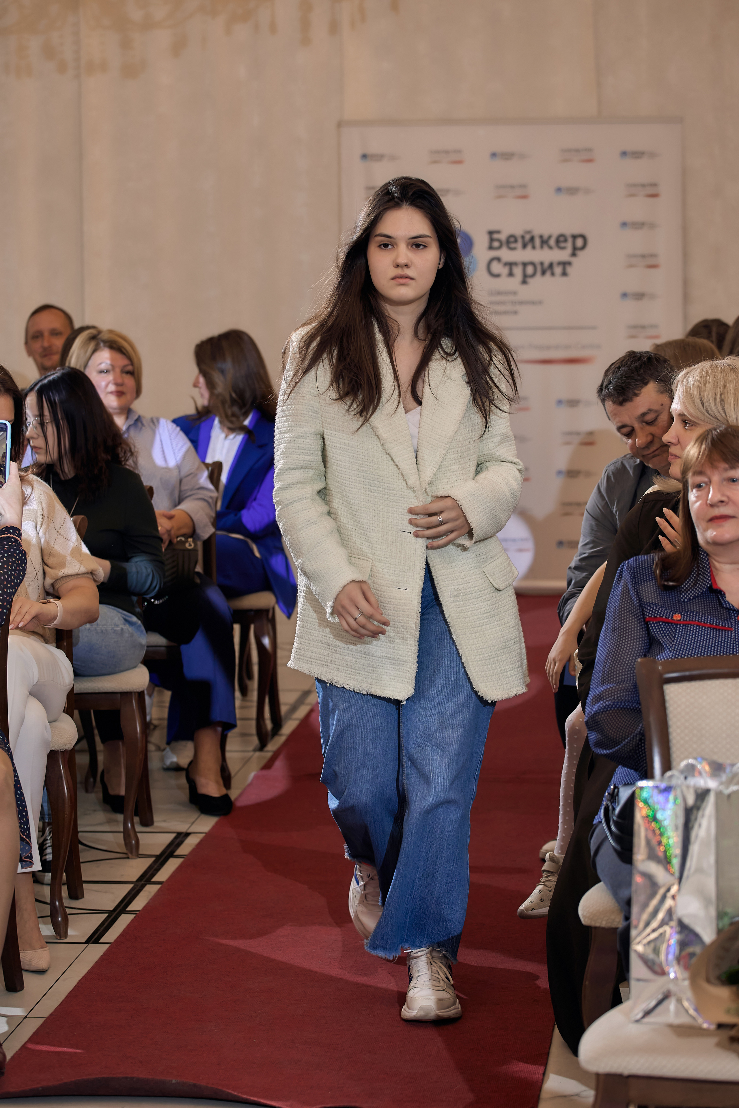 Фотограф на выпускной. Свадебный репортажный и фуд фотограф в Барнауле Гайфулин Виталий