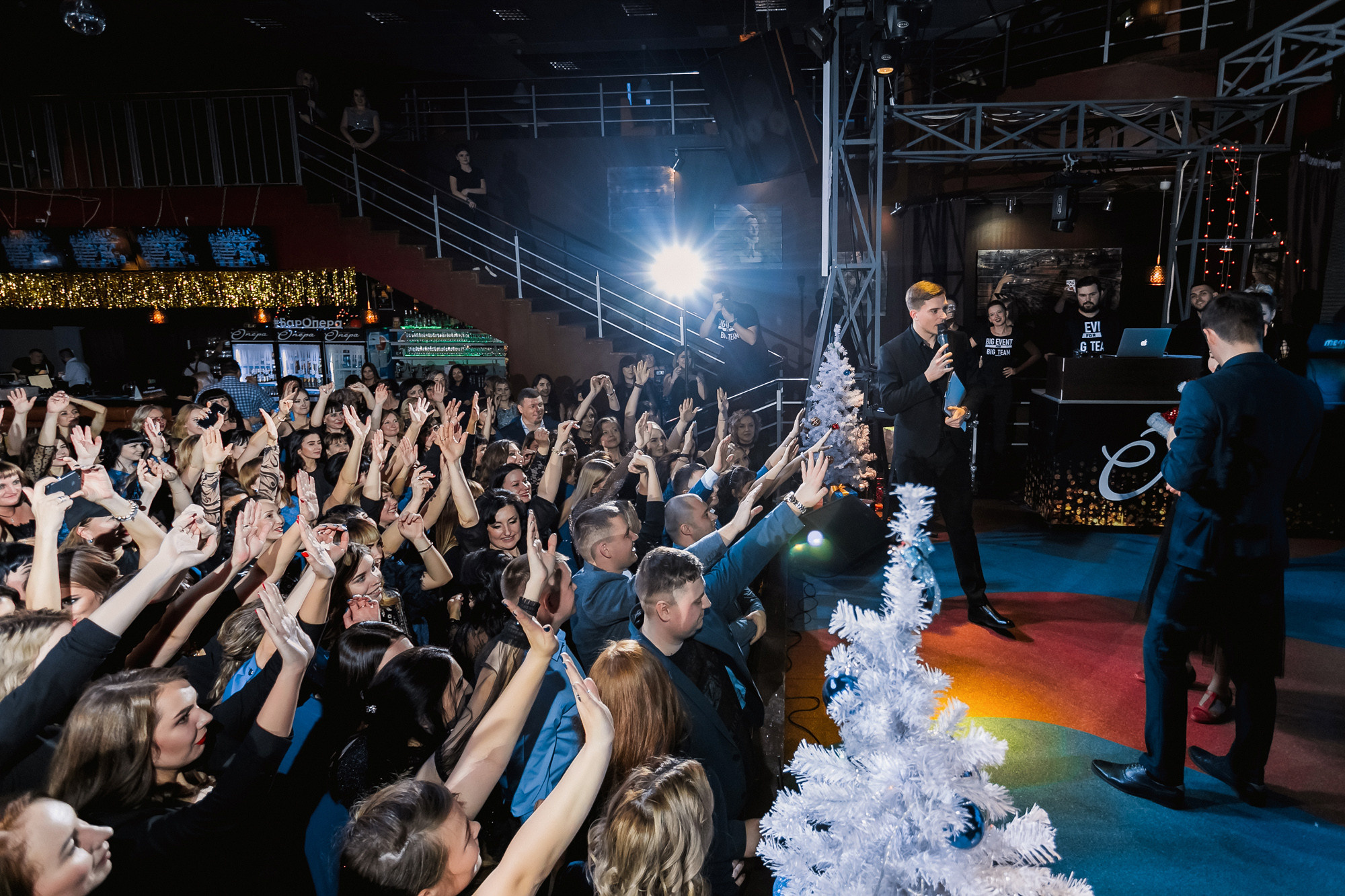 Новогодний корпоратив 300+чел СовкомБанк. Свадебный репортажный и фуд фотограф в Барнауле Гайфулин Виталий