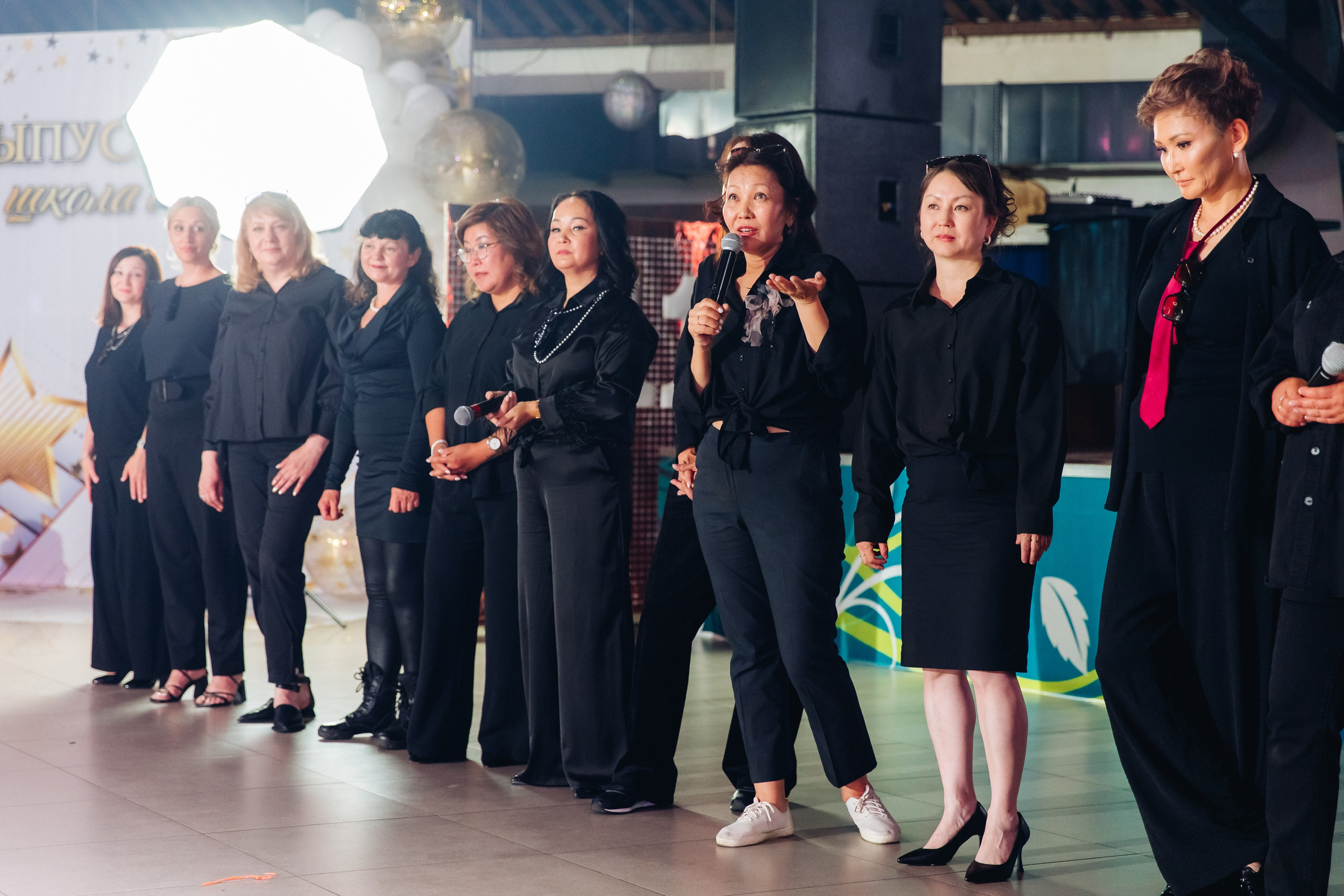Выпускной вечер. 49 школа. Баран на корове. Свадебный и семейный фотограф в Улан-Удэ