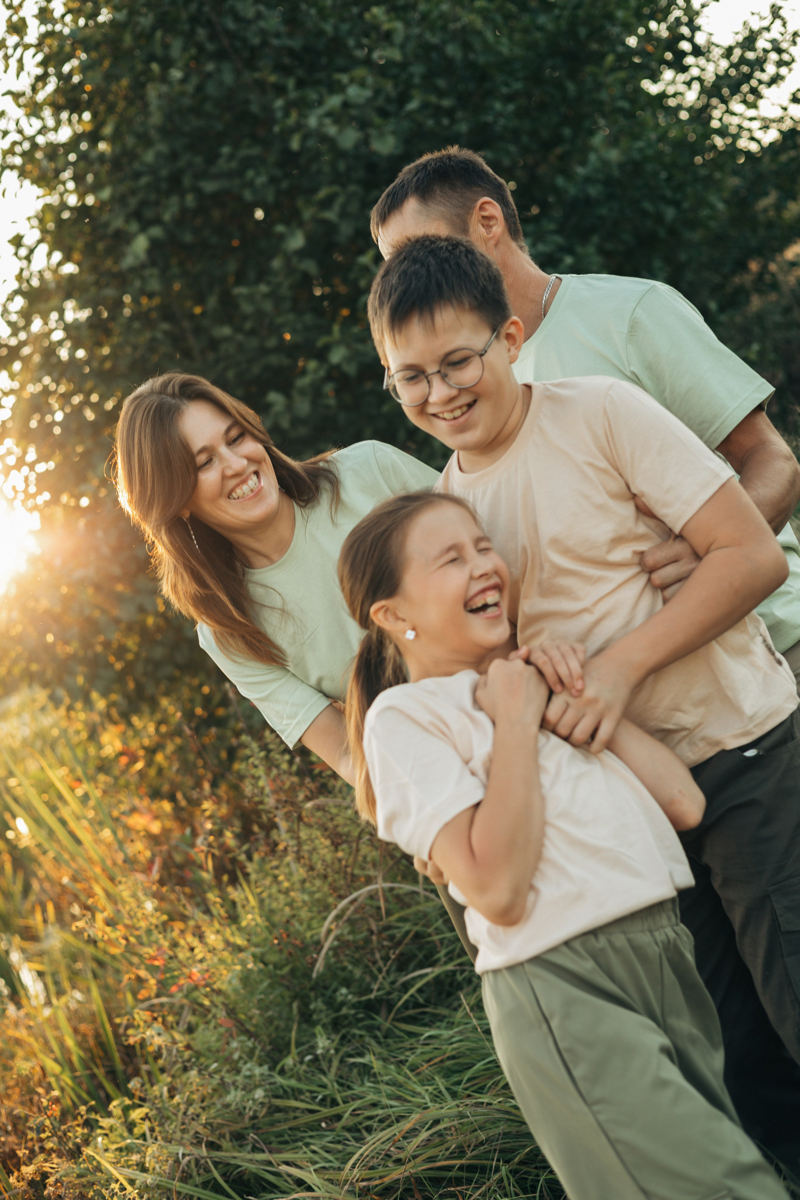 Юля, Илья, Полина, Сергей. Ваш фотограф
