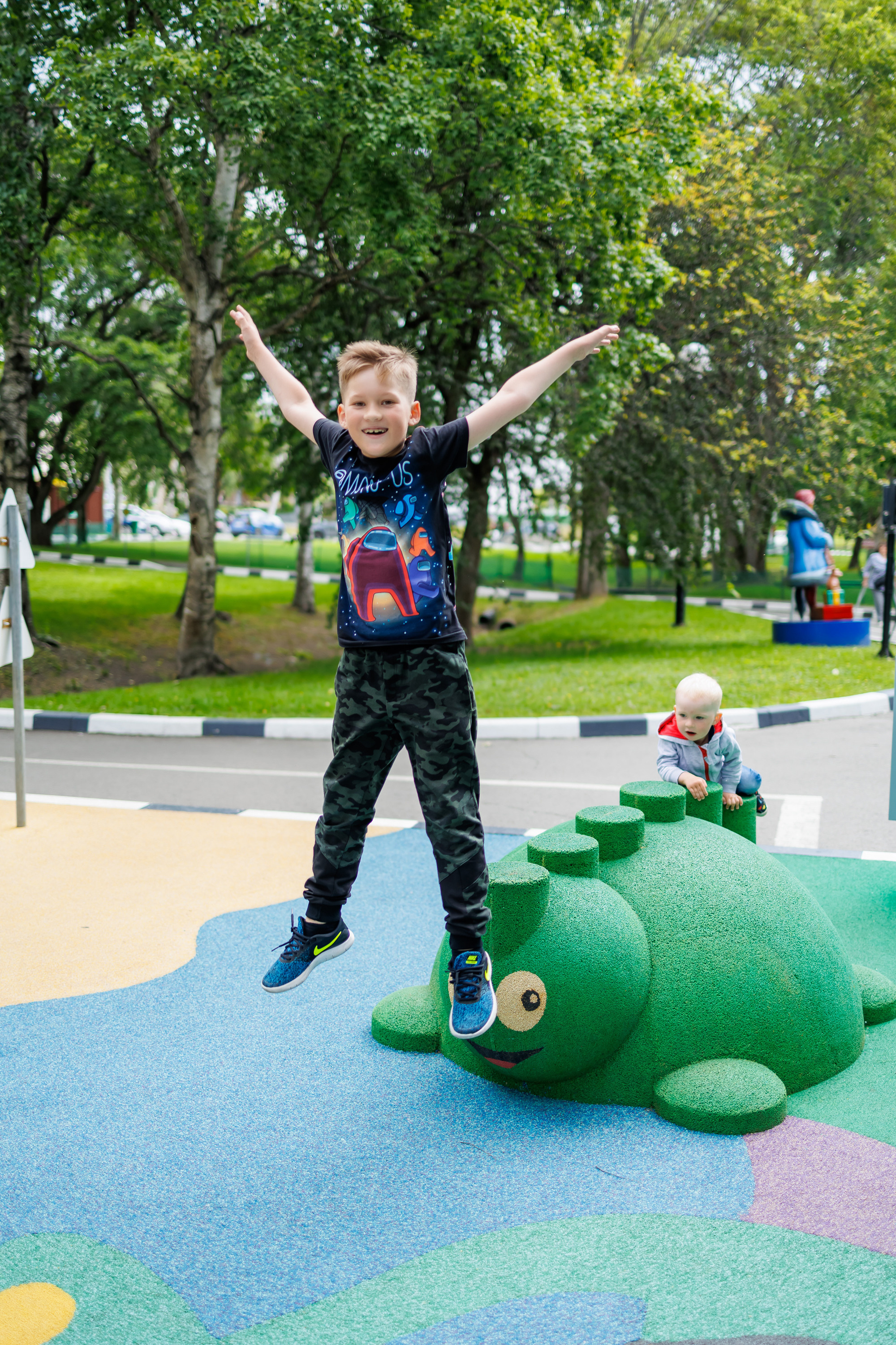 Семейная прогулка по парку. Свадебный, семейный и репортажный фотограф в Южно-Сахалинске Артур Петросян