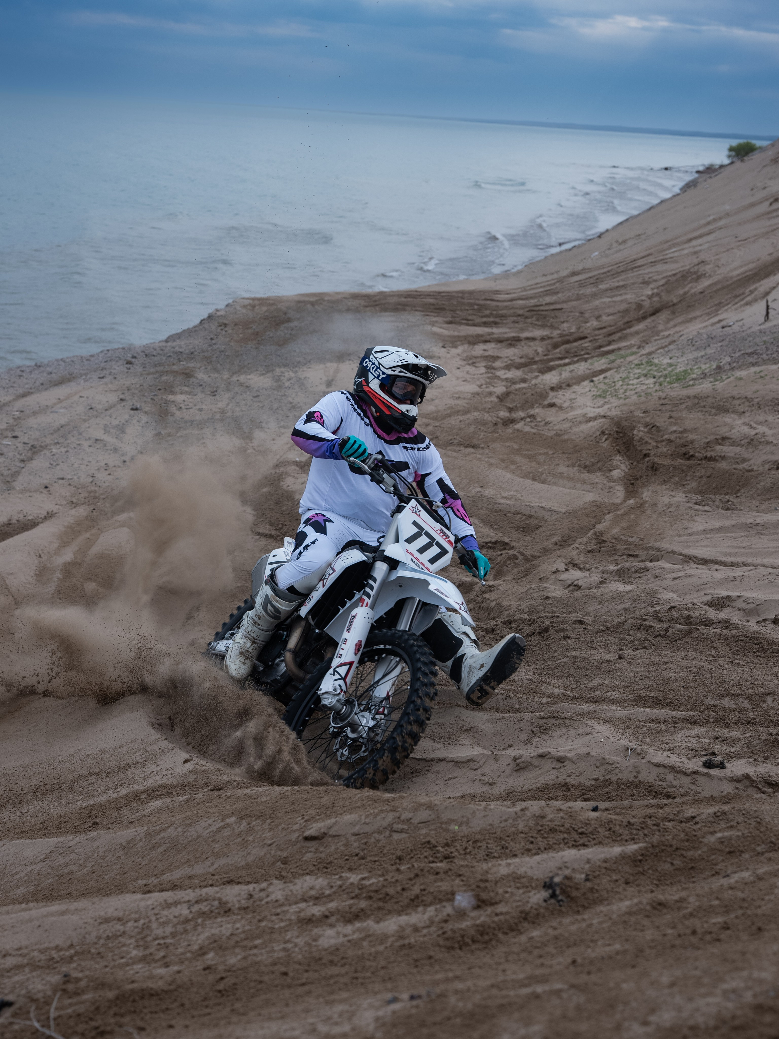 Bike. Сайт Алматинского НЮ АРТ, будуар и фэшн фотографа Дениса Карпенко