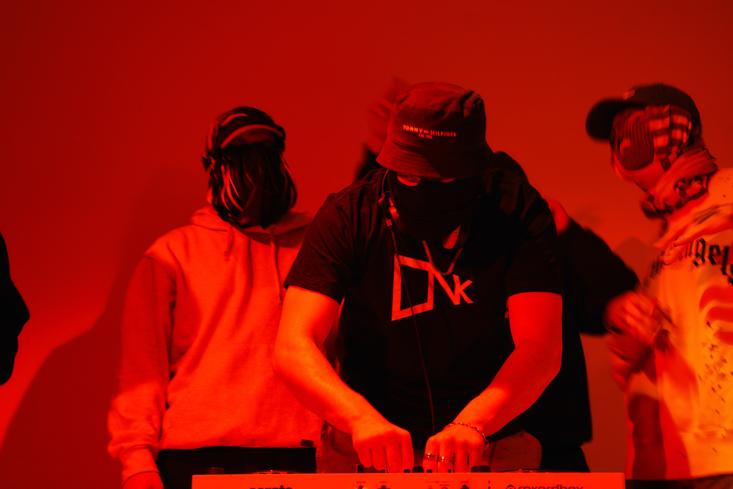 DNK. Московский фотограф WHRMZD