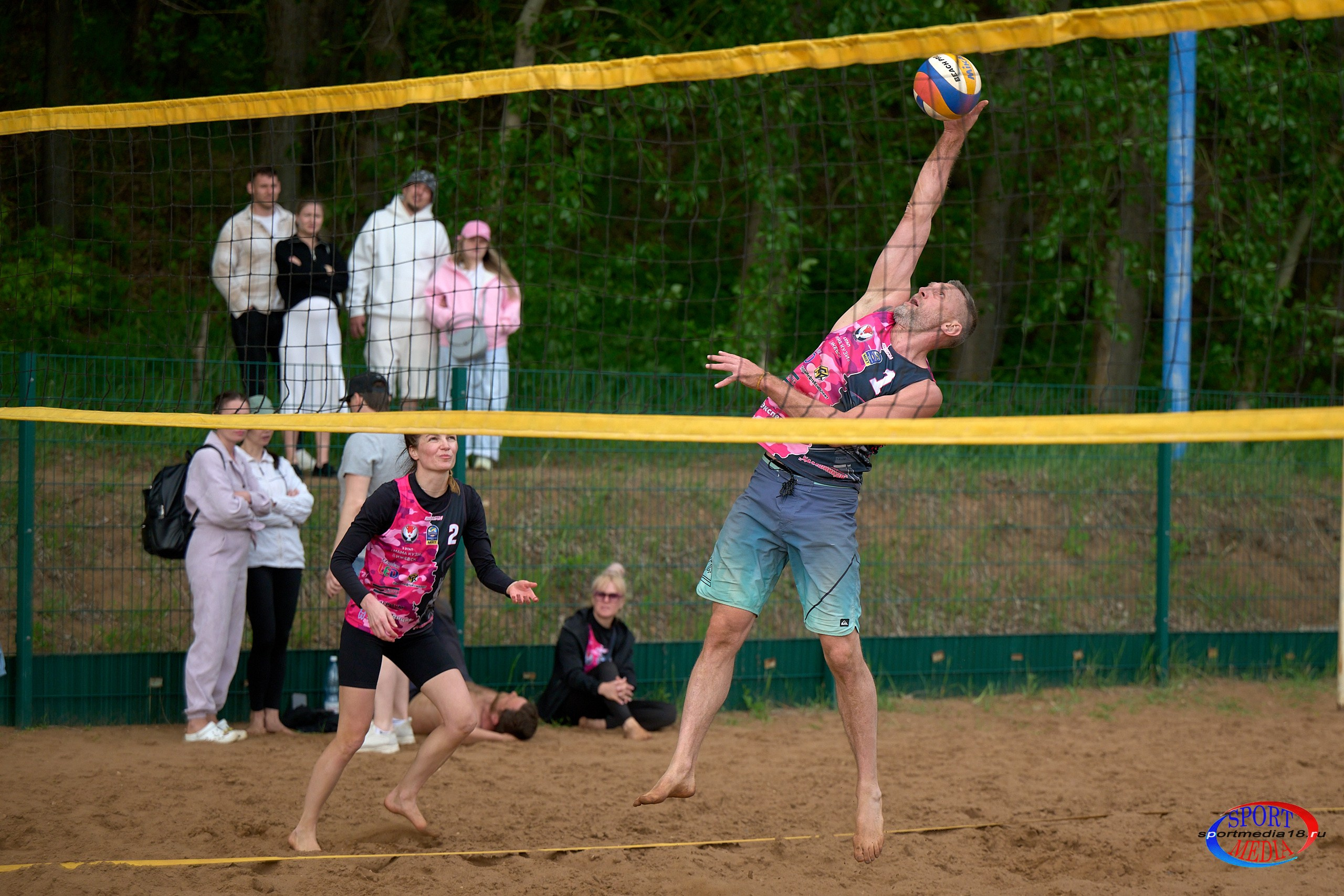 Пляжный волейбол. ПРИВОЛЖСКАЯ ЛИГА MIXT Ижевск 18.05.2025. Спортивный репортажный фотограф в Ижевске Сергей Мерзляков