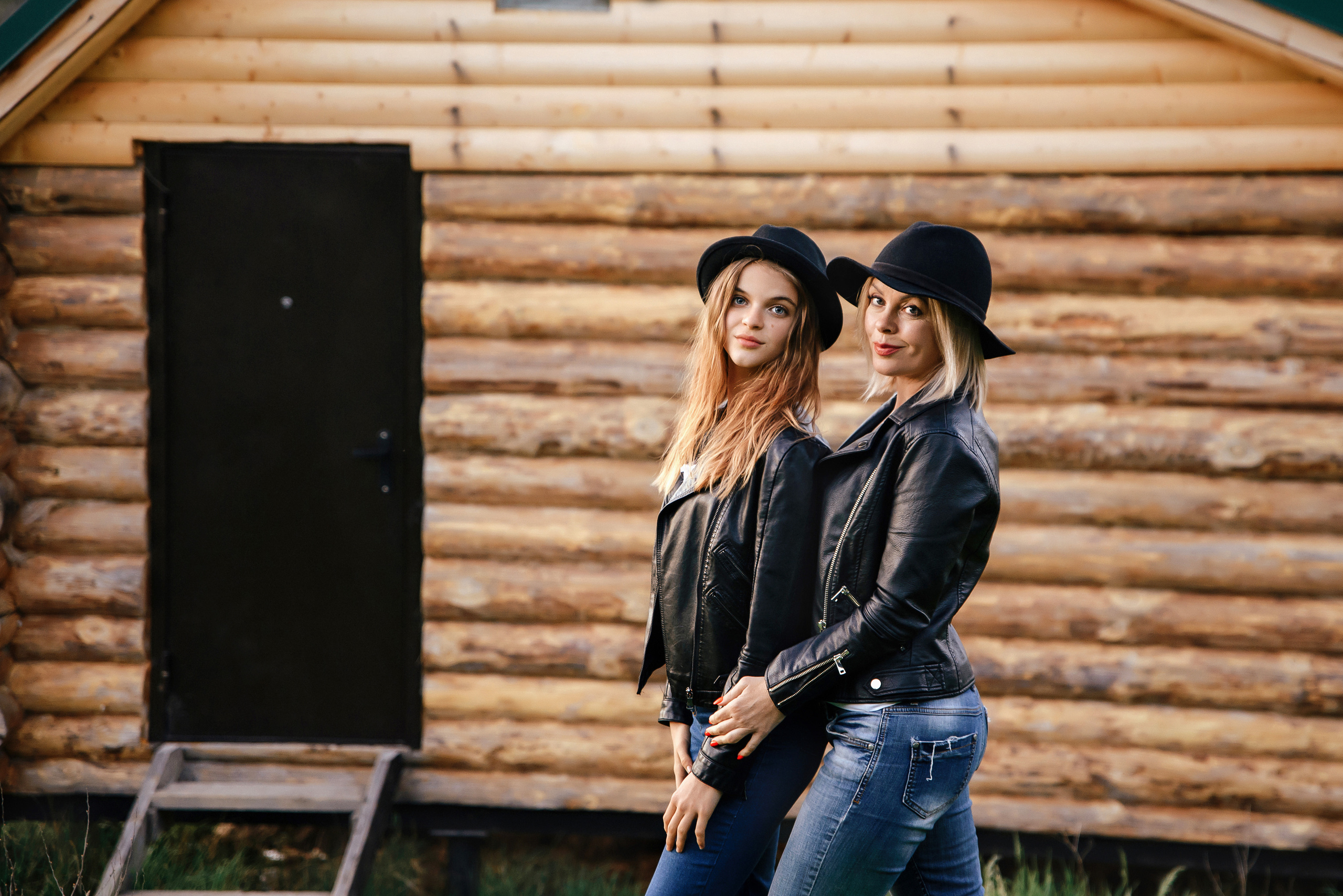 Фотосессия Светланы и Виктории. Любовь Федоряева — фотограф в Симферополе и в Крыму