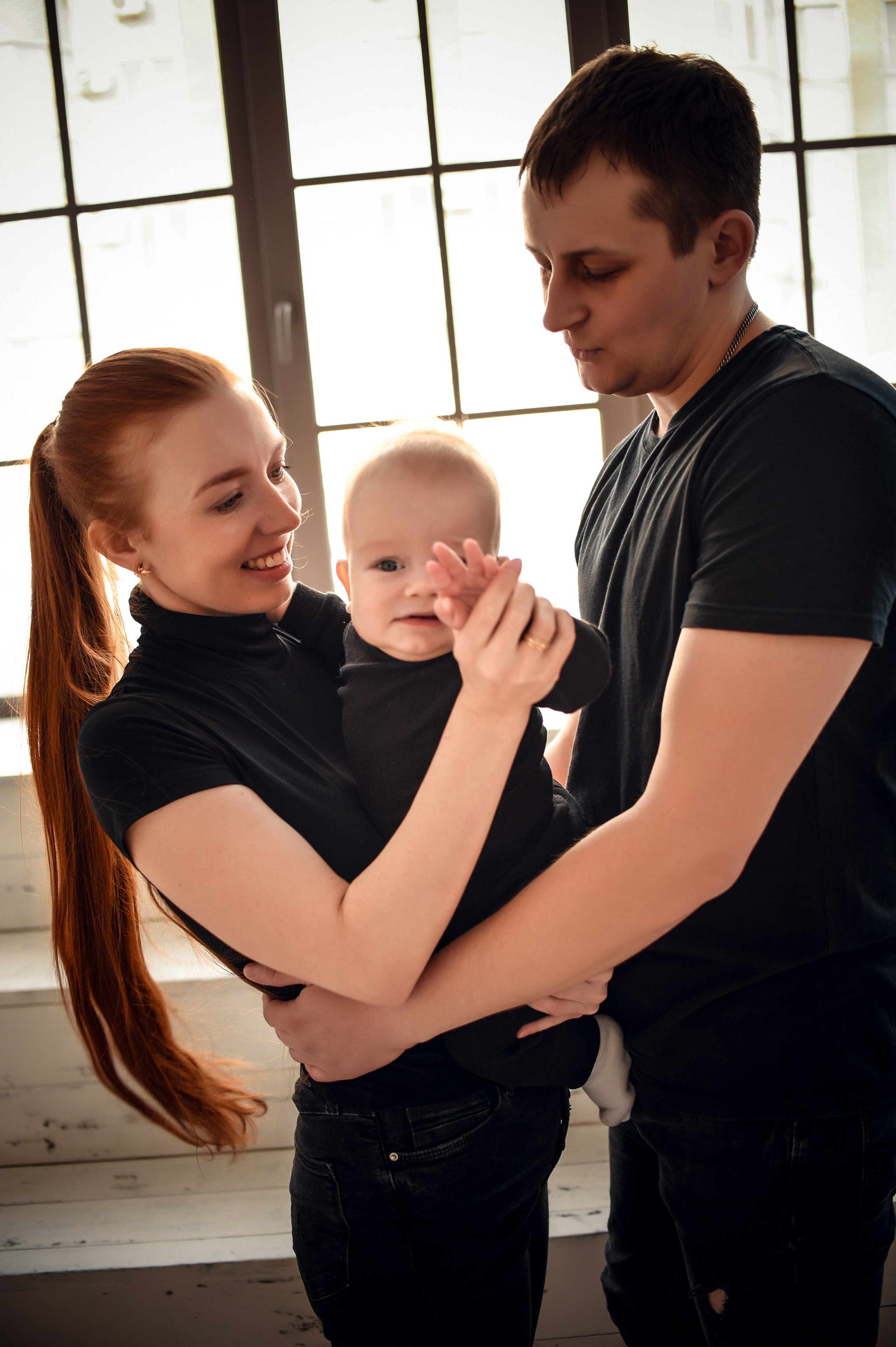 Семейная студийная фотосессия 3. Свадебный, семейный, детский, контент фотограф в Омске Максим Ильин