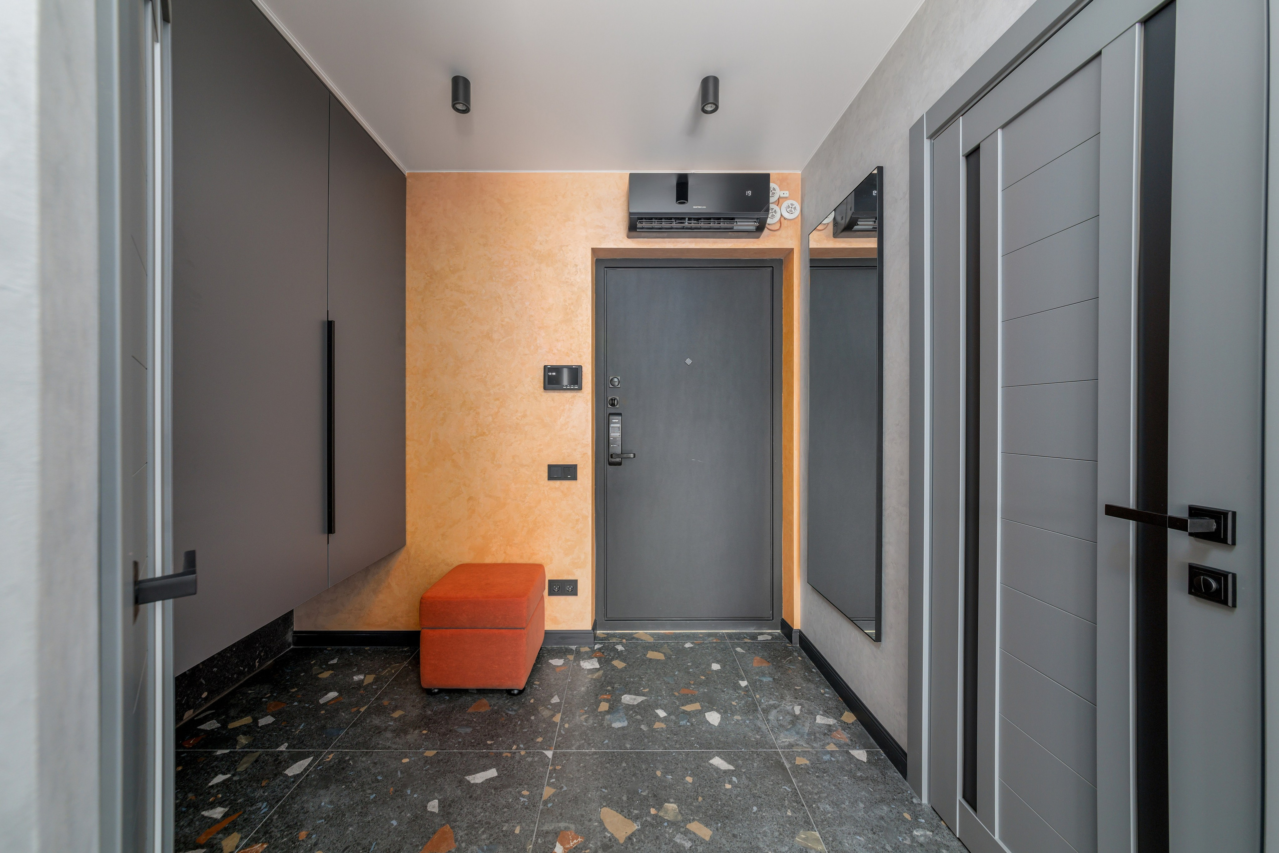 Однокомнатная квартира, Будапештская ул