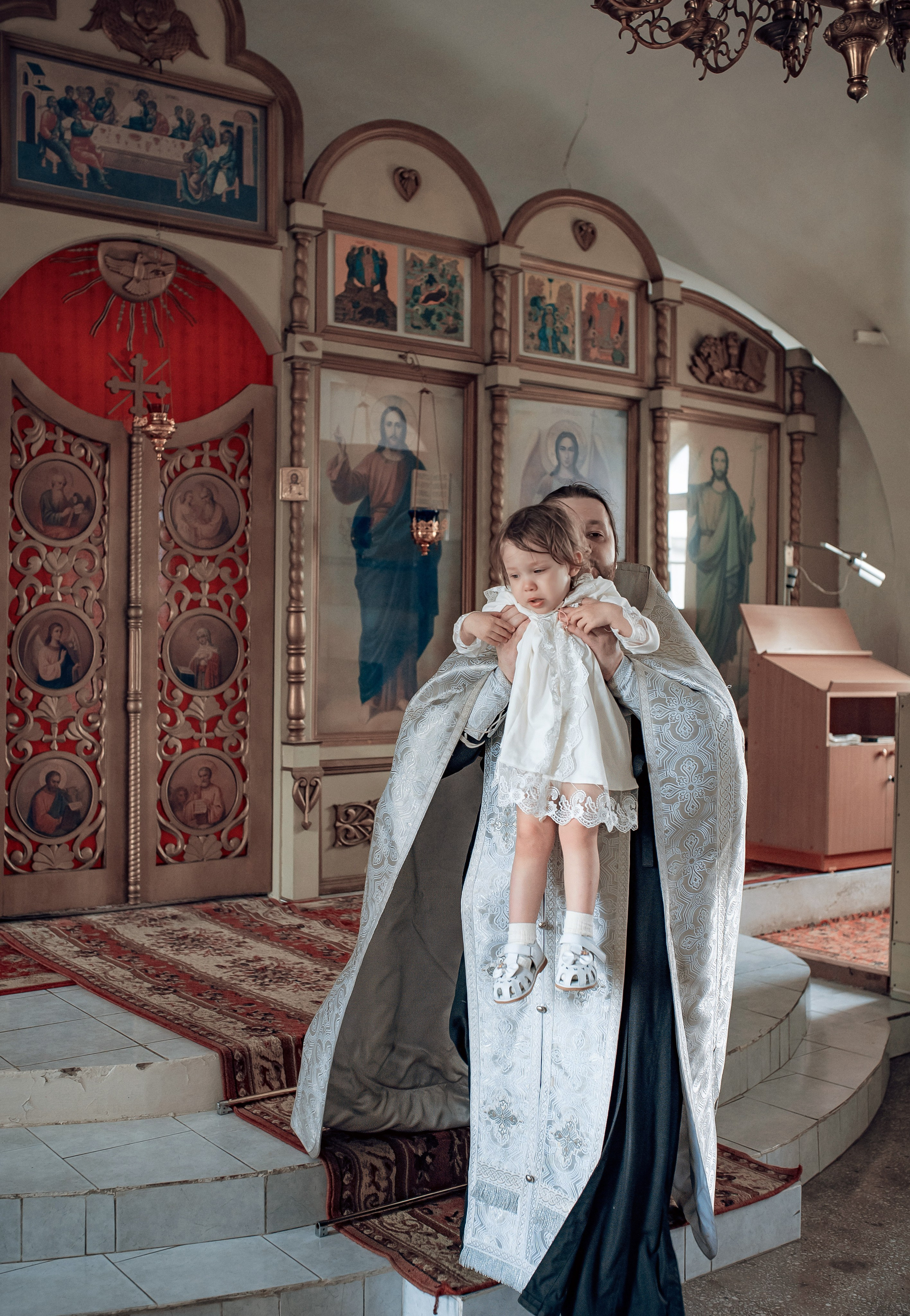 Крещение Машеньки в Свято-Троицком соборе Емельяново. Фотографы крещения/венчания  Красноярск Татьяна и Вячеслав Переваловы