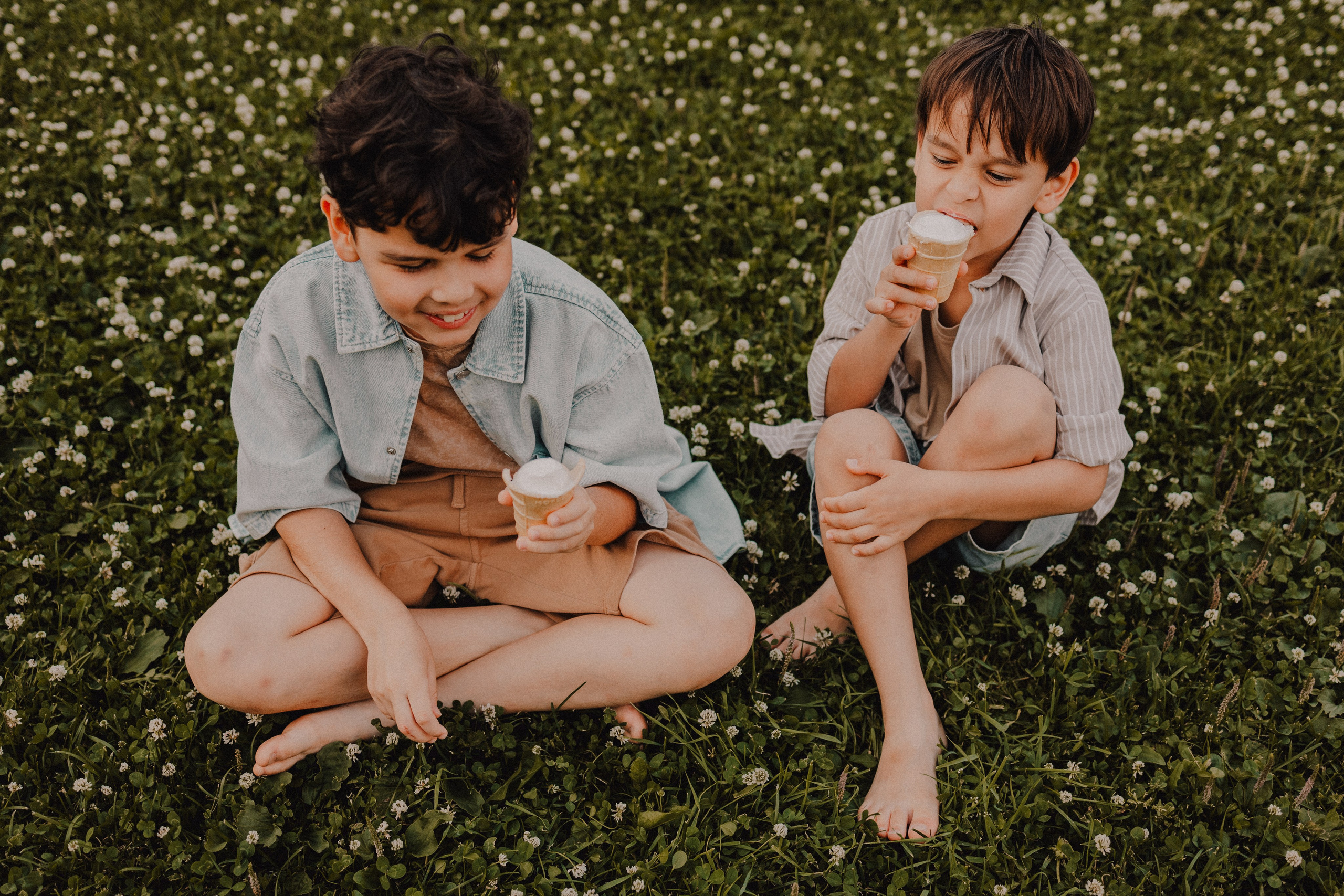 На лужайке. Семейный фотограф Москва