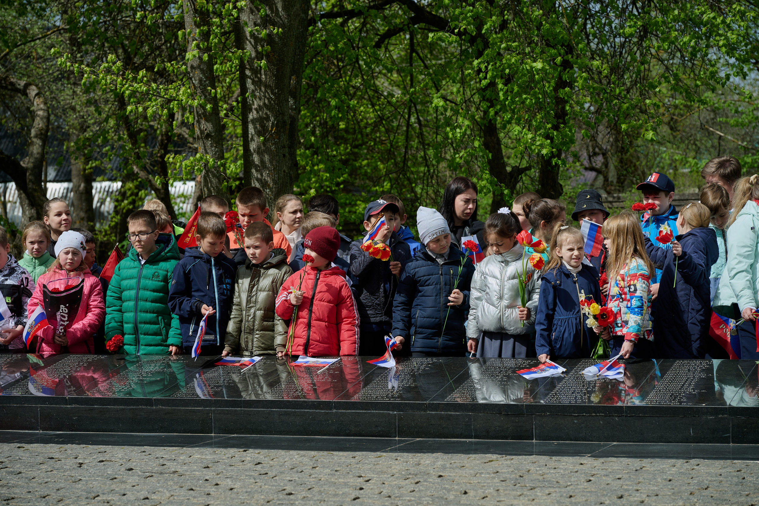 Памяти подвигу Кремлевских курсантов. Ярополец. Фотограф Роман Адлер