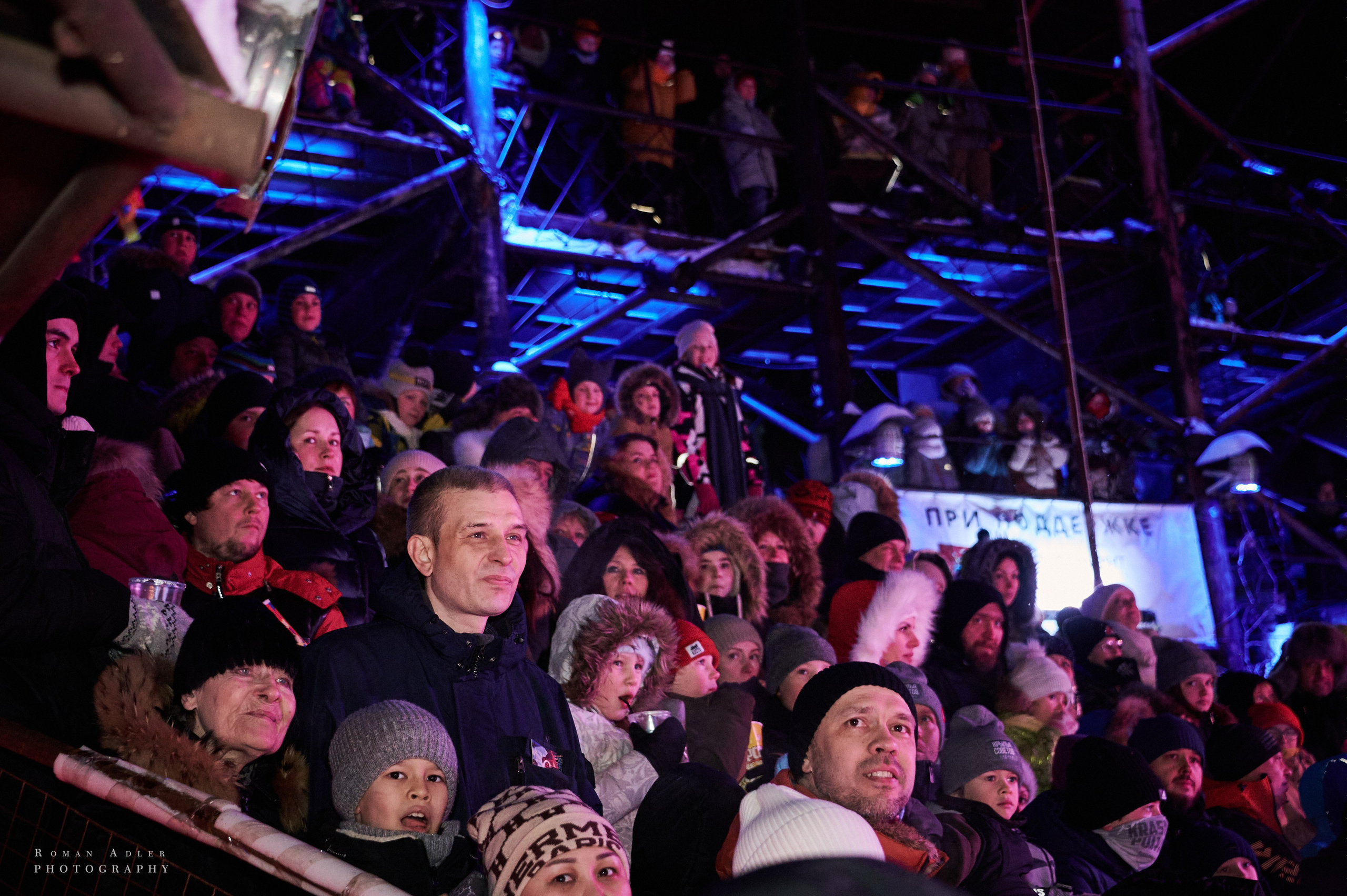Новогодняя сказка от Ночных волков. Фотограф Роман Адлер