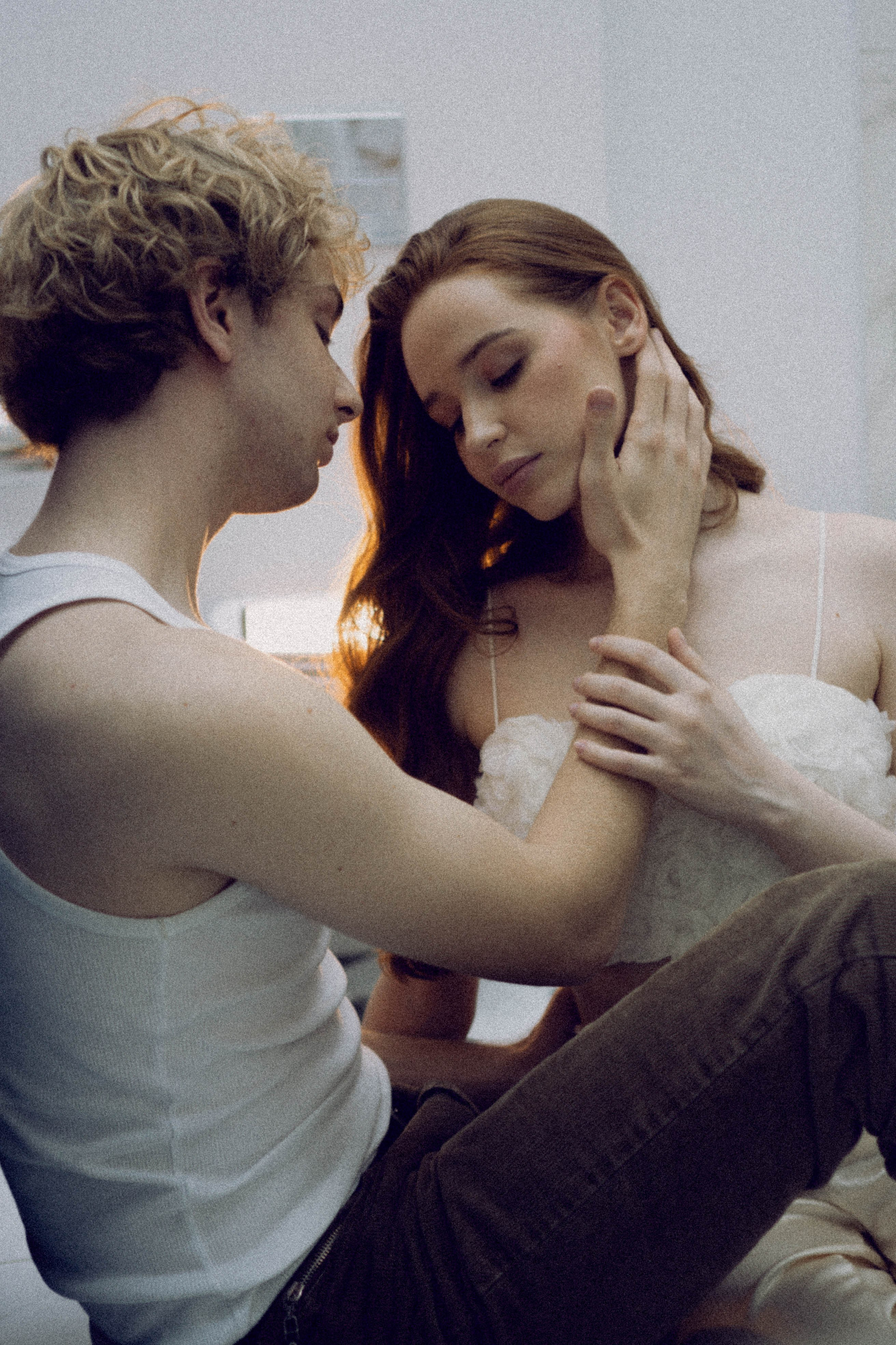 СВАДЕБНАЯ СЬЕМКА В ОТЕЛЕ. СБОРЫ ЖЕНИХА И НЕВЕСТЫ И ТАКЖЕ ТОР И ПОДГОТОВКА К ПРОГУЛКЕ. Профессиональный фотограф, Санкт-Петербург — Виктория Богомолова