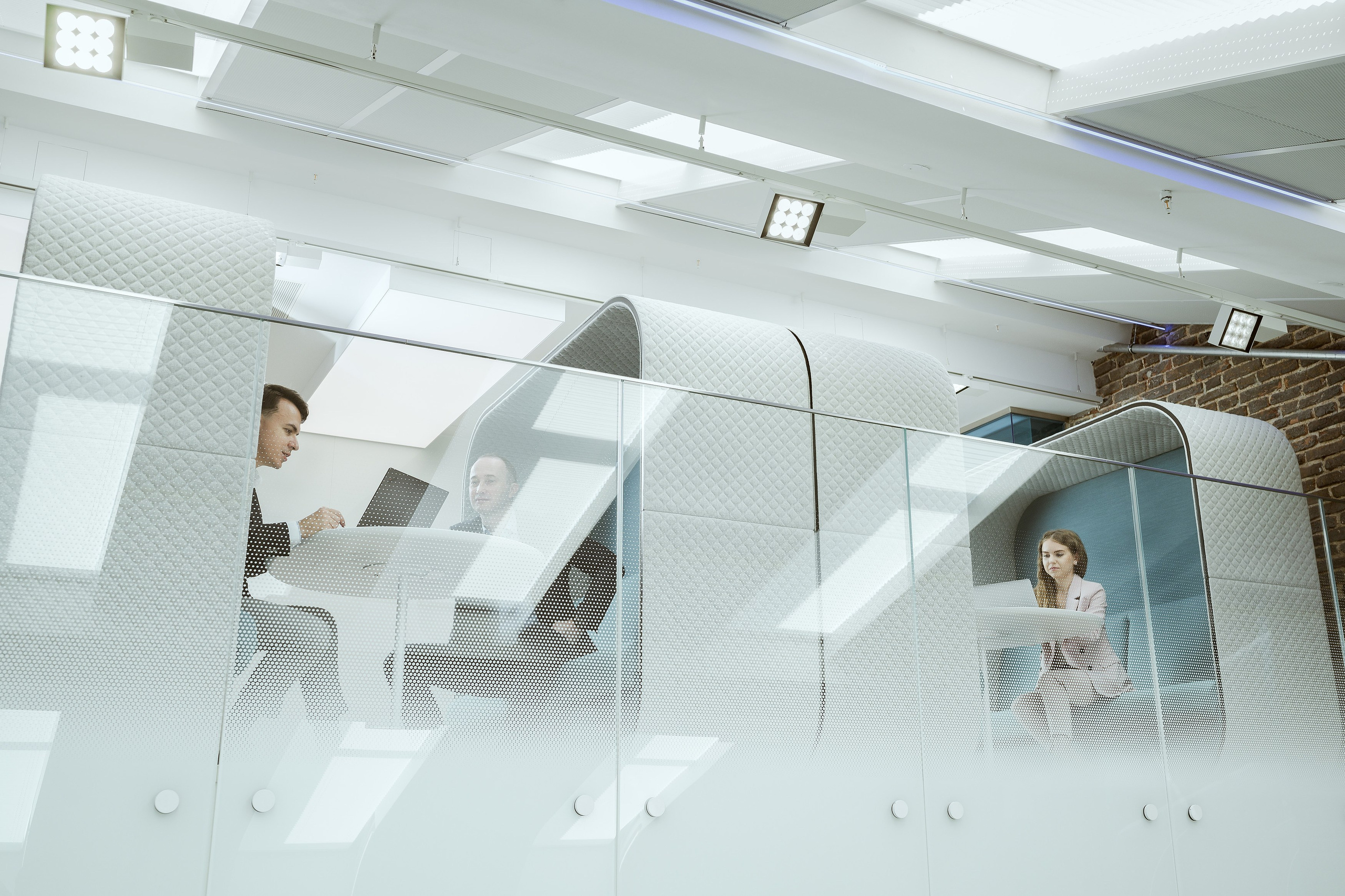 Галерея с изображениями нового цифрового пространства «Цифергауз» компании ПАО Газпром Нефть в Новой Голландии Санкт Петербург. Стоян Васев — фотограф в Москве