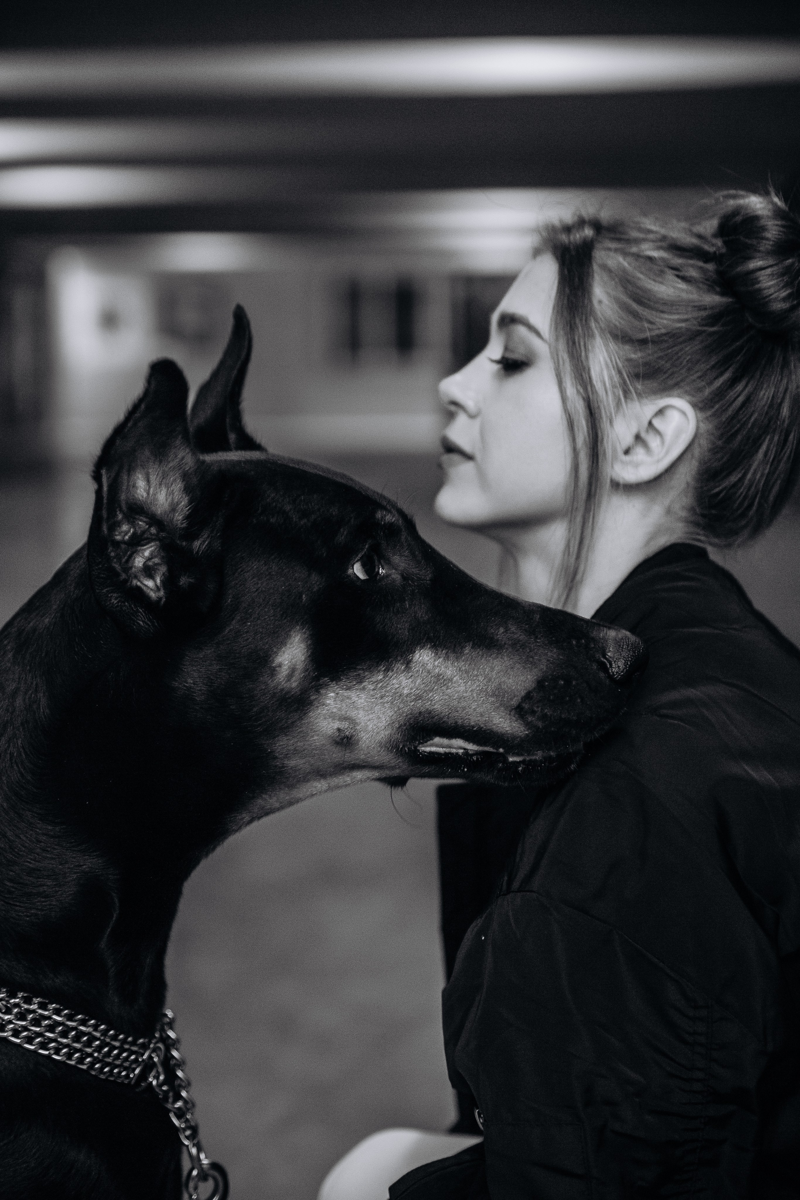 Ира и доберман. Семейный фотограф в Красноярске