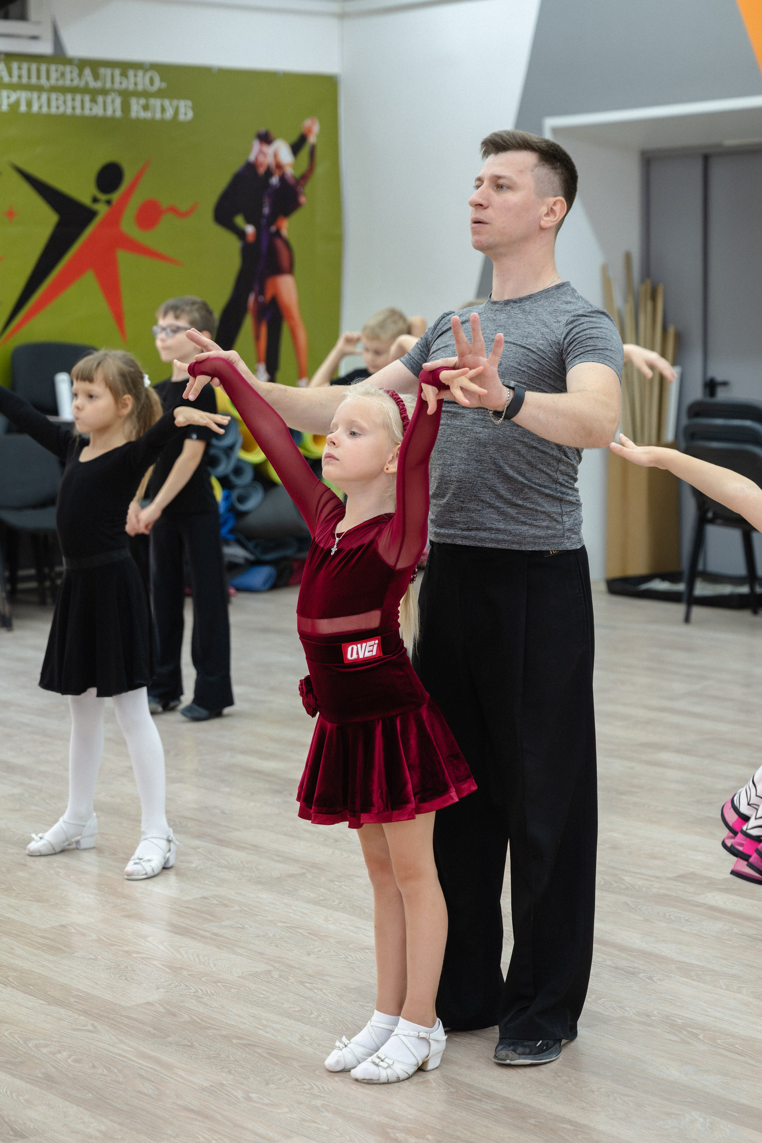 Группа 7-11 лет первый и второй год обучения. КонТакт — спортивные бальные танцы в Москве