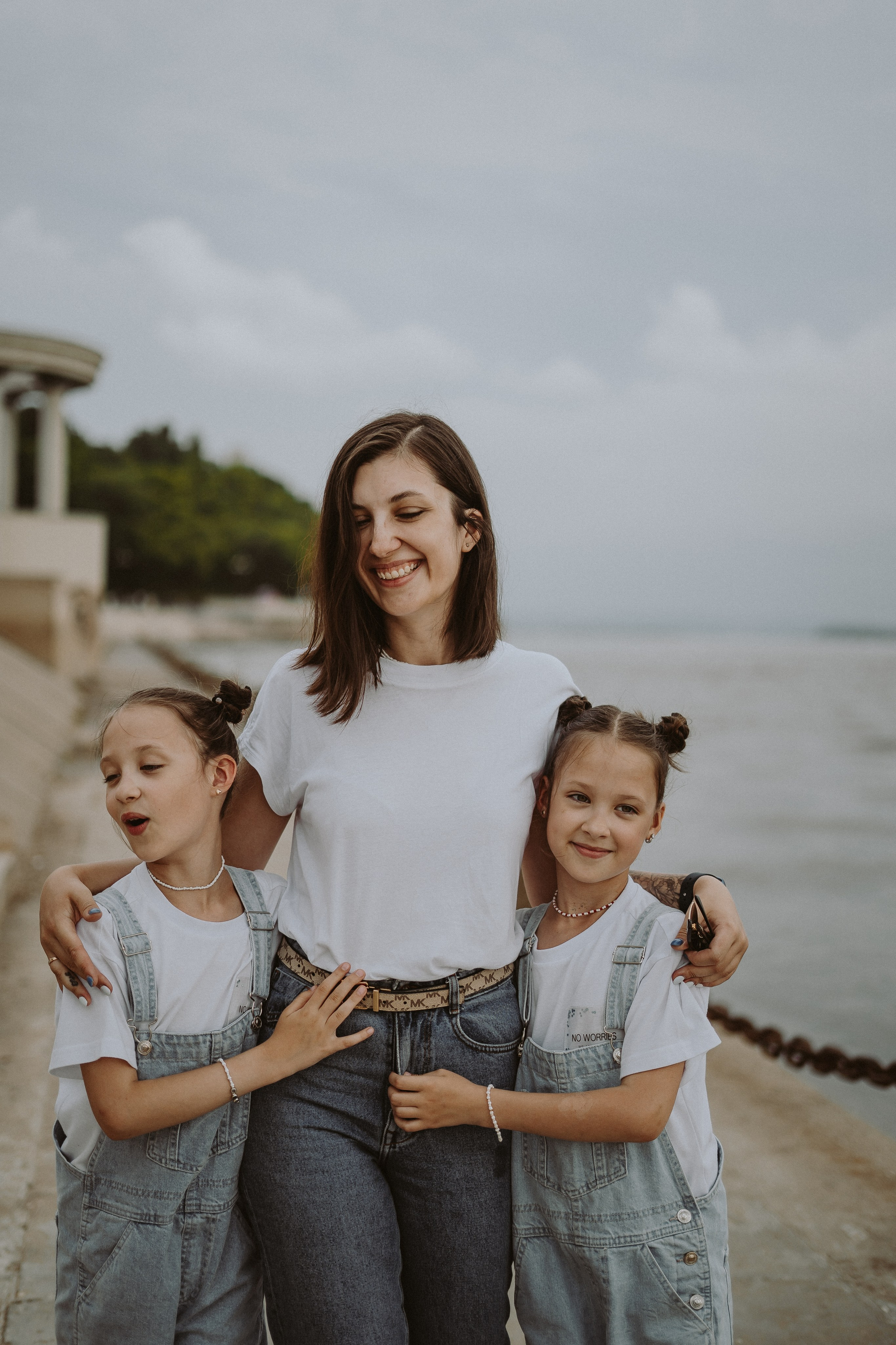 Летняя фотосессия близняшек. Фотограф сахалин