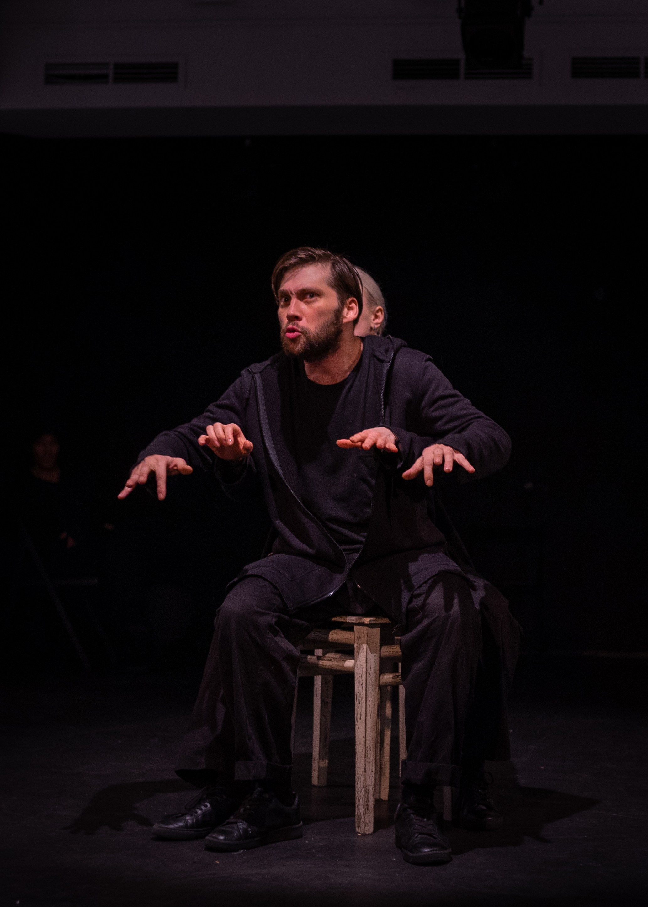 Преступление и наказание. Фотограф Нинель Гюрсой, г. Москва