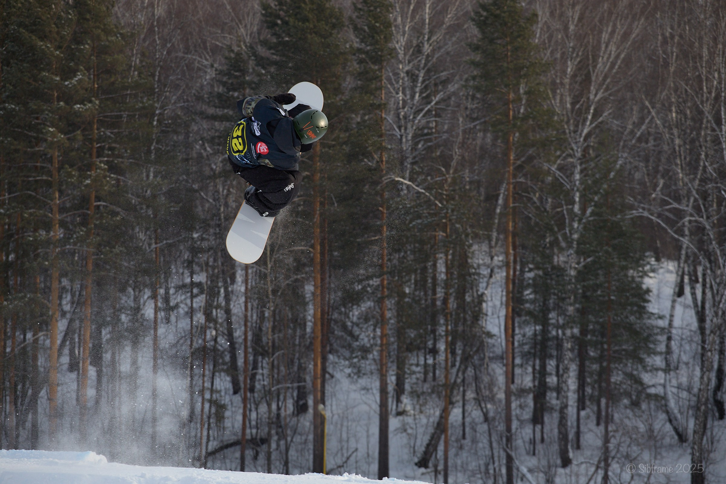 Всероссийские соревнованиях по сноуборду в дисциплине Биг-эйр в Томске. Коммерческий фотограф для бизнеса в Томске Дмитрий Ельчанинов