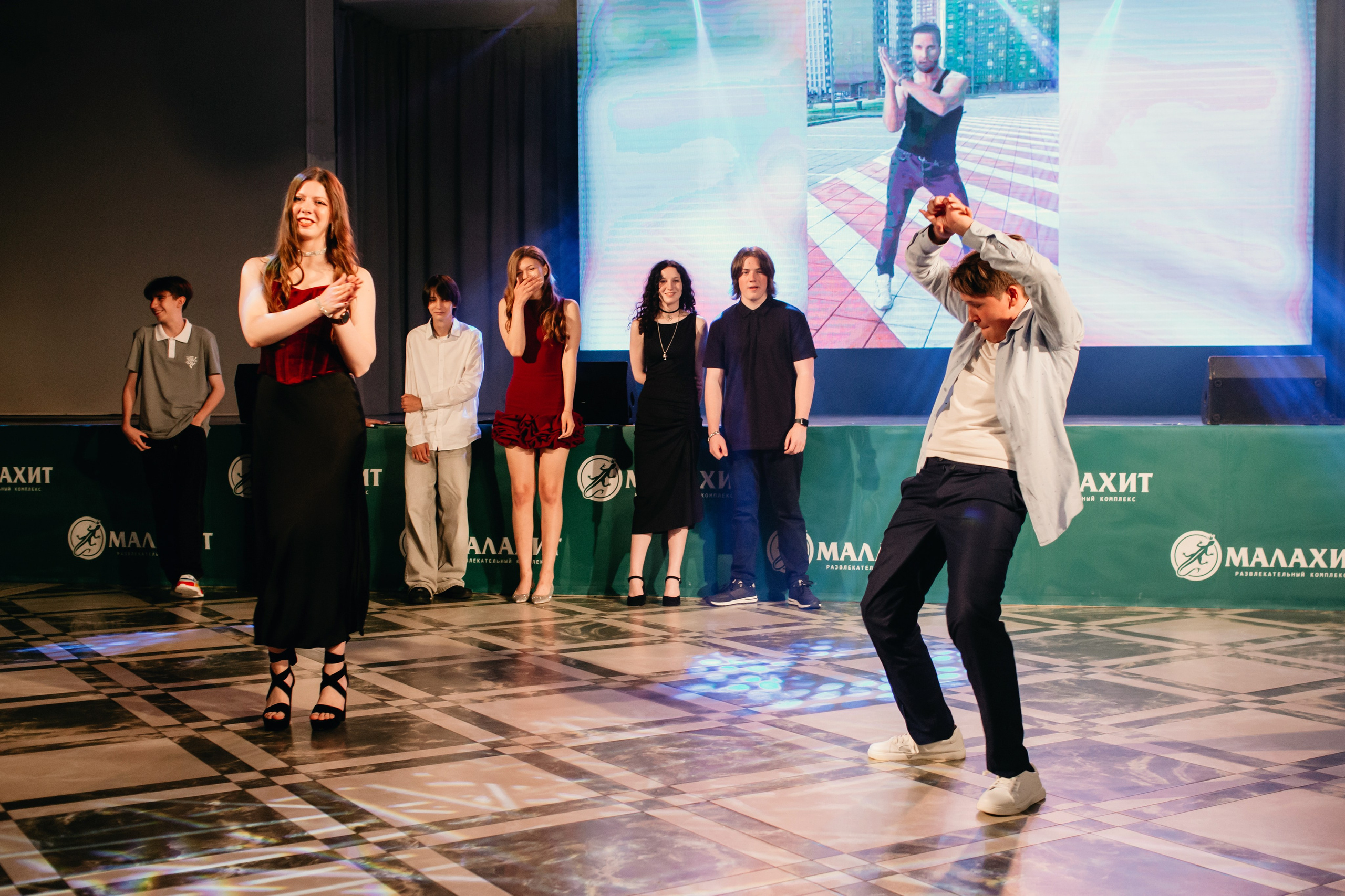 Выпускной 2025 (9класс) 124 школа. Фотограф в Челябинске Ополихина Анна