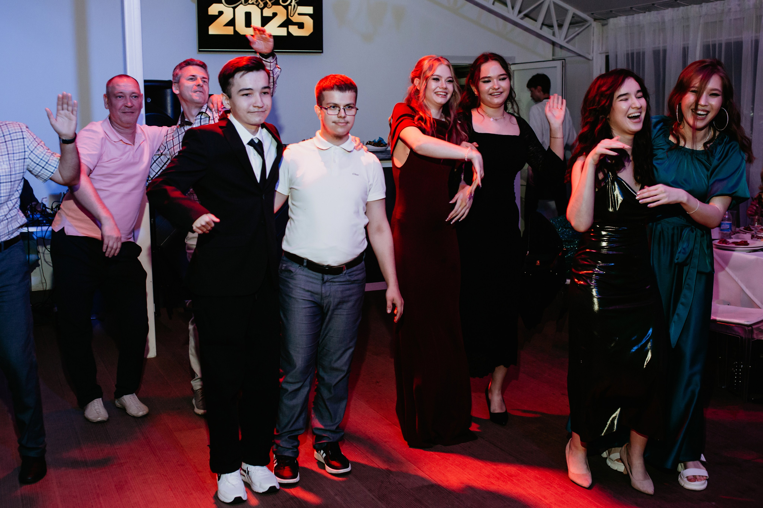 Выпускной 2025 (41 школа) 11 класс. Фотограф в Челябинске Ополихина Анна