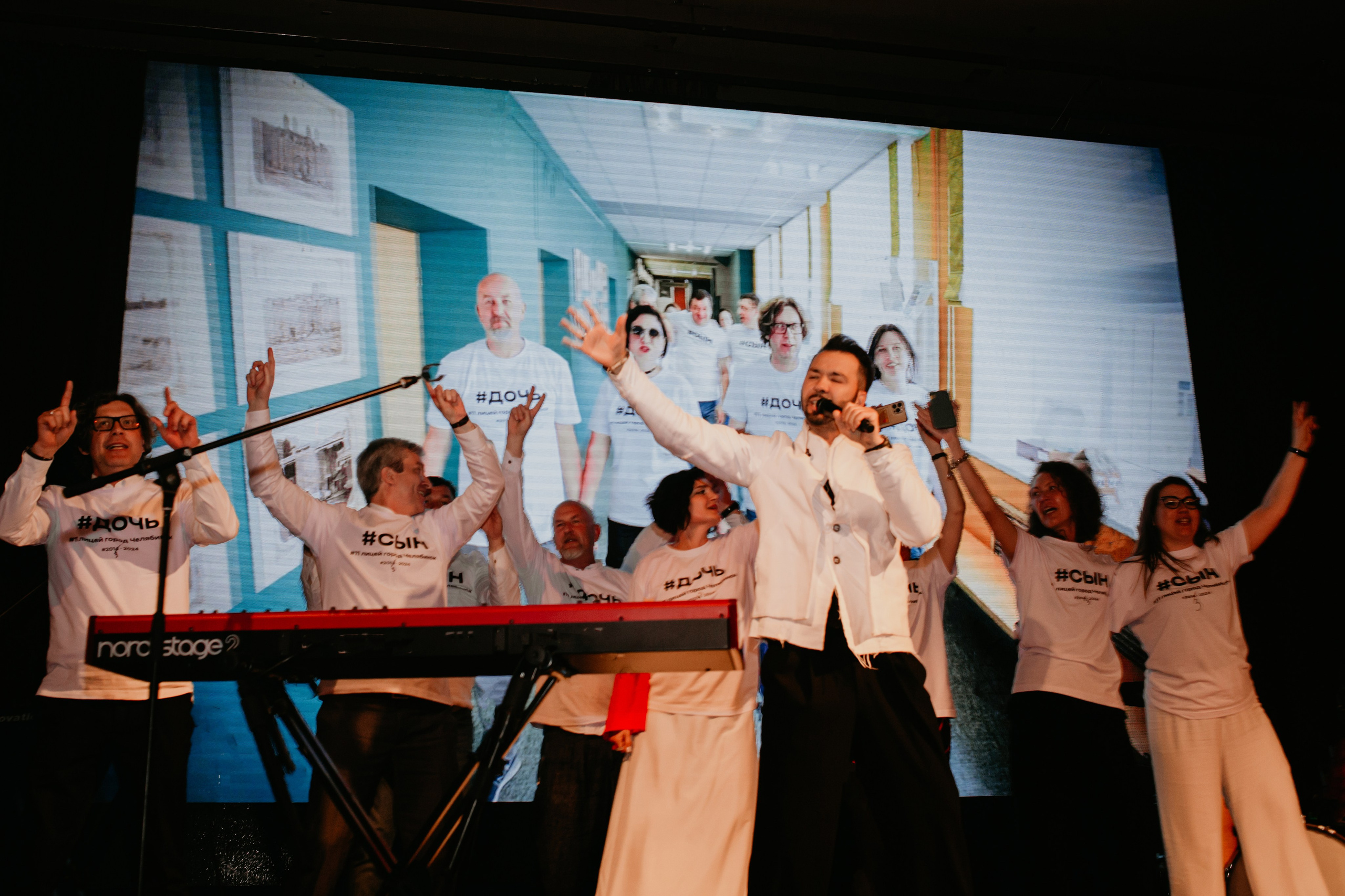 Выпускной. 11 лицей. Фотограф в Челябинске Ополихина Анна