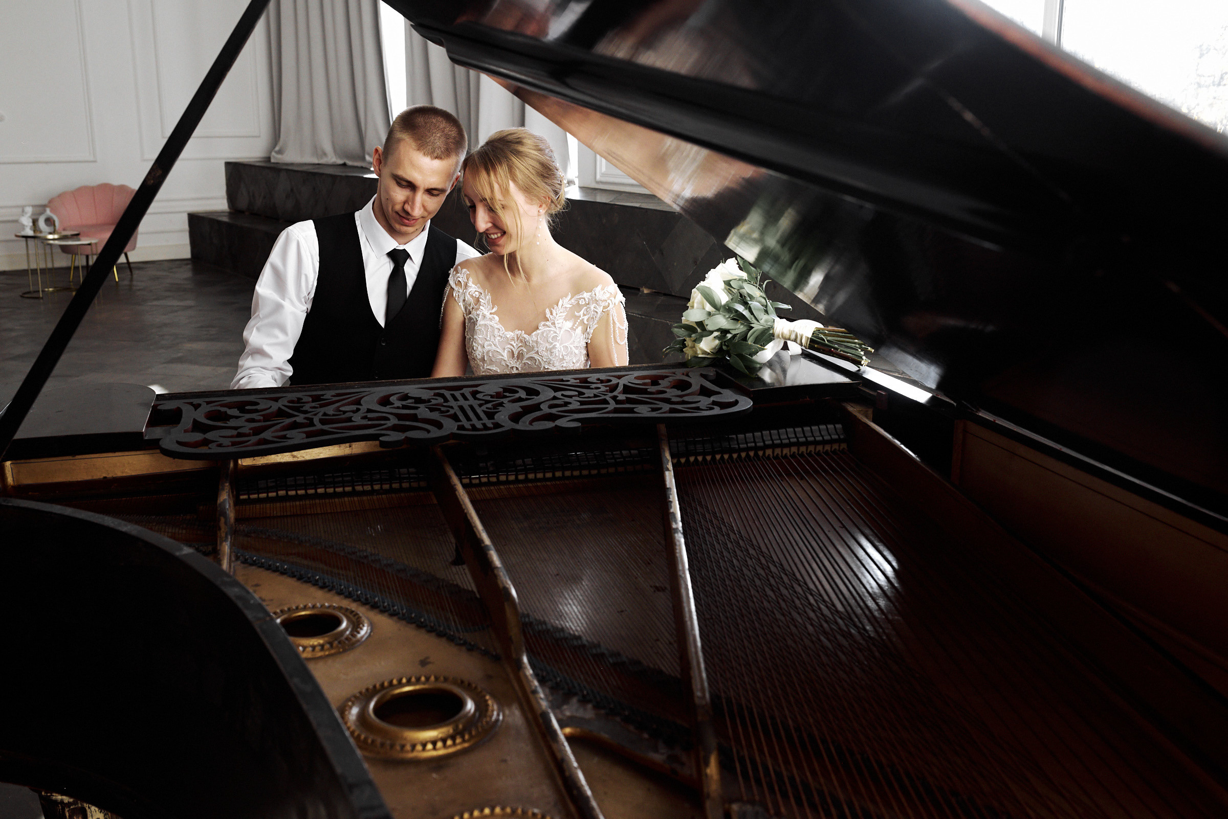 Свадебная фотосессия с роялем в Нижнем Новгороде