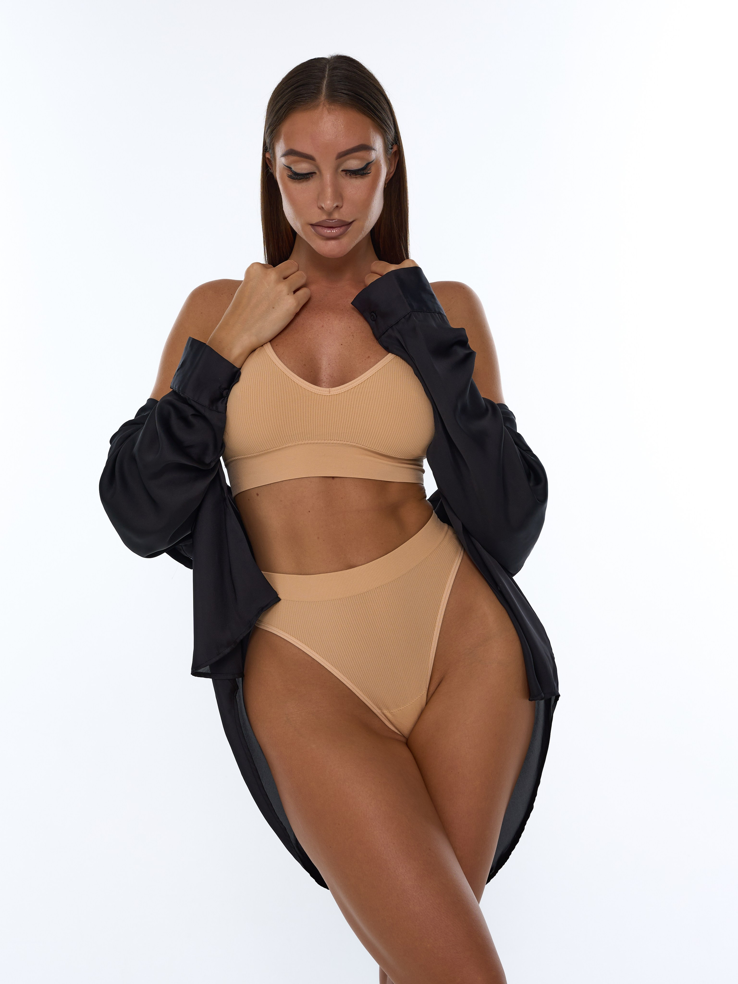 Фотомодель Алёна Шатская. Фотосъёмка для марктеплейсов Studio 11.11